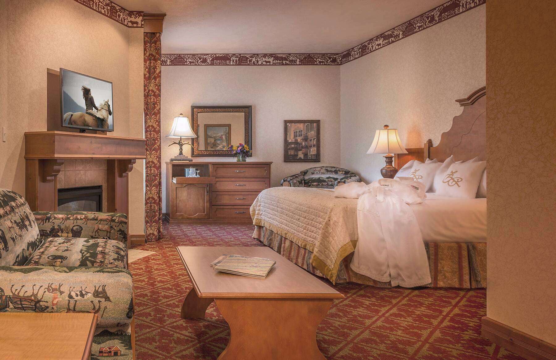 Deluxe King, Sofa Sleeper, Fireplace, Sitting Area