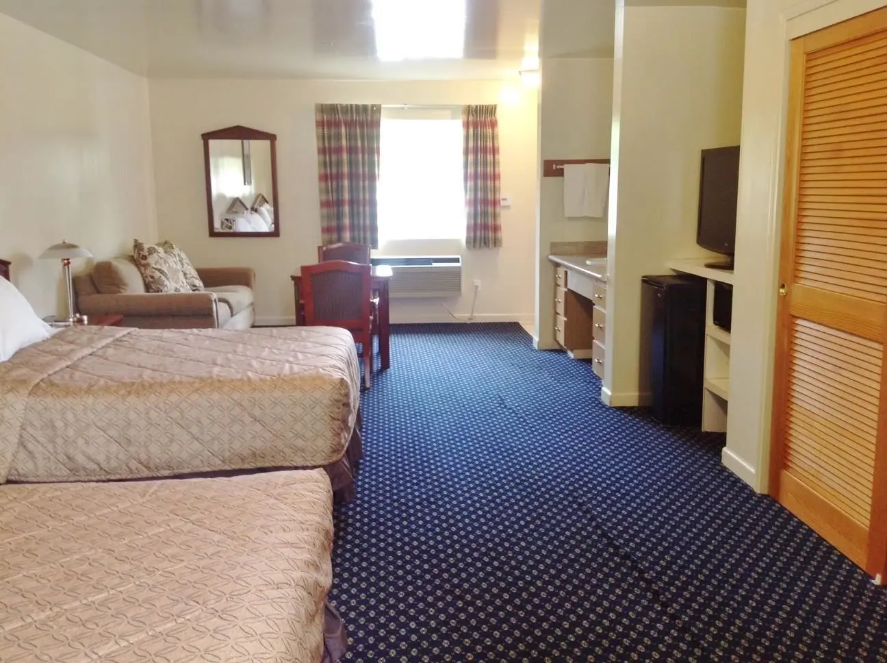 Room, 2 Queen Beds, Non Smoking Room, 2 Queen Beds, Non Smoking