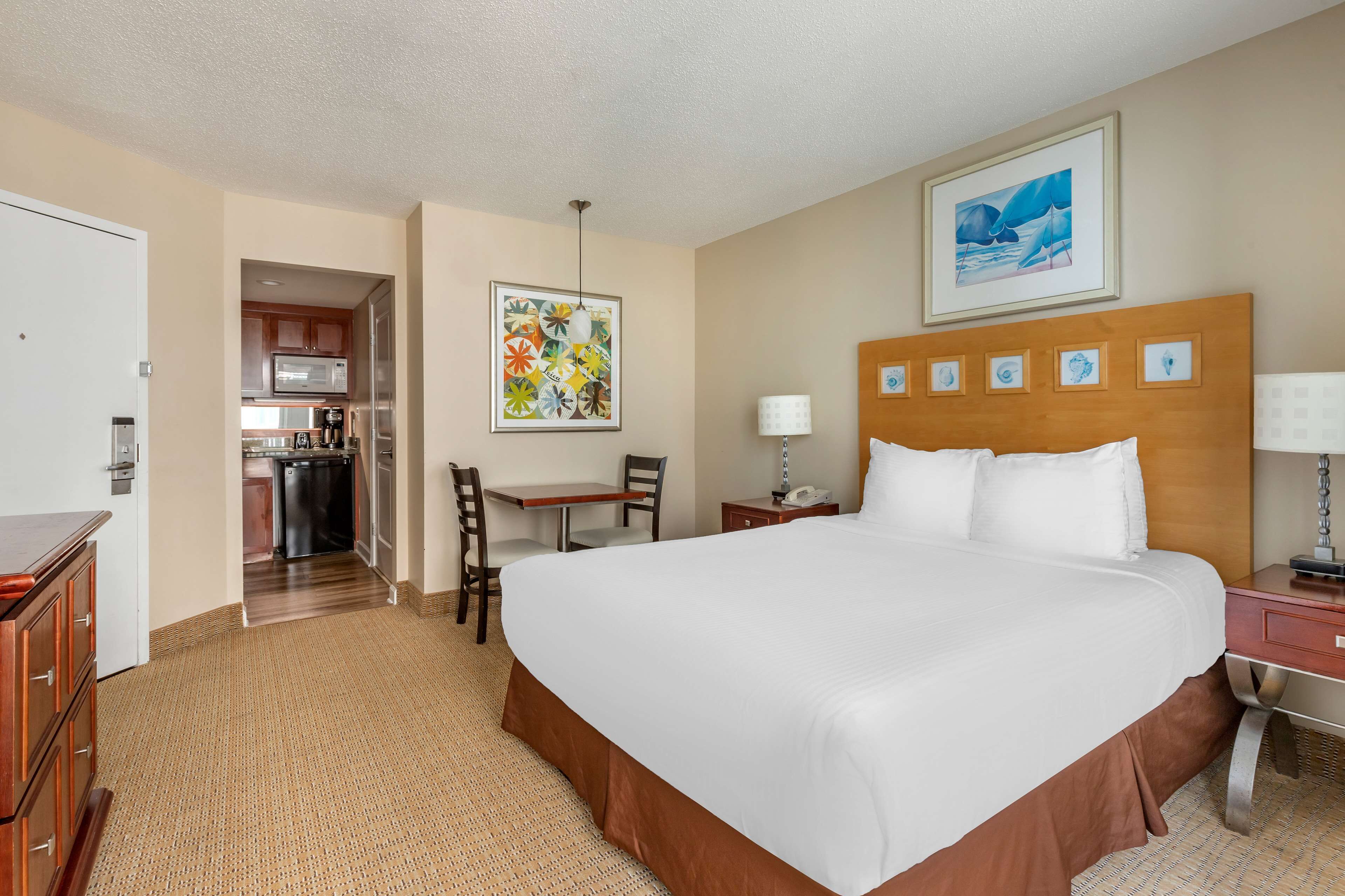 STUDIO OCEAN VIEW QUEEN BED