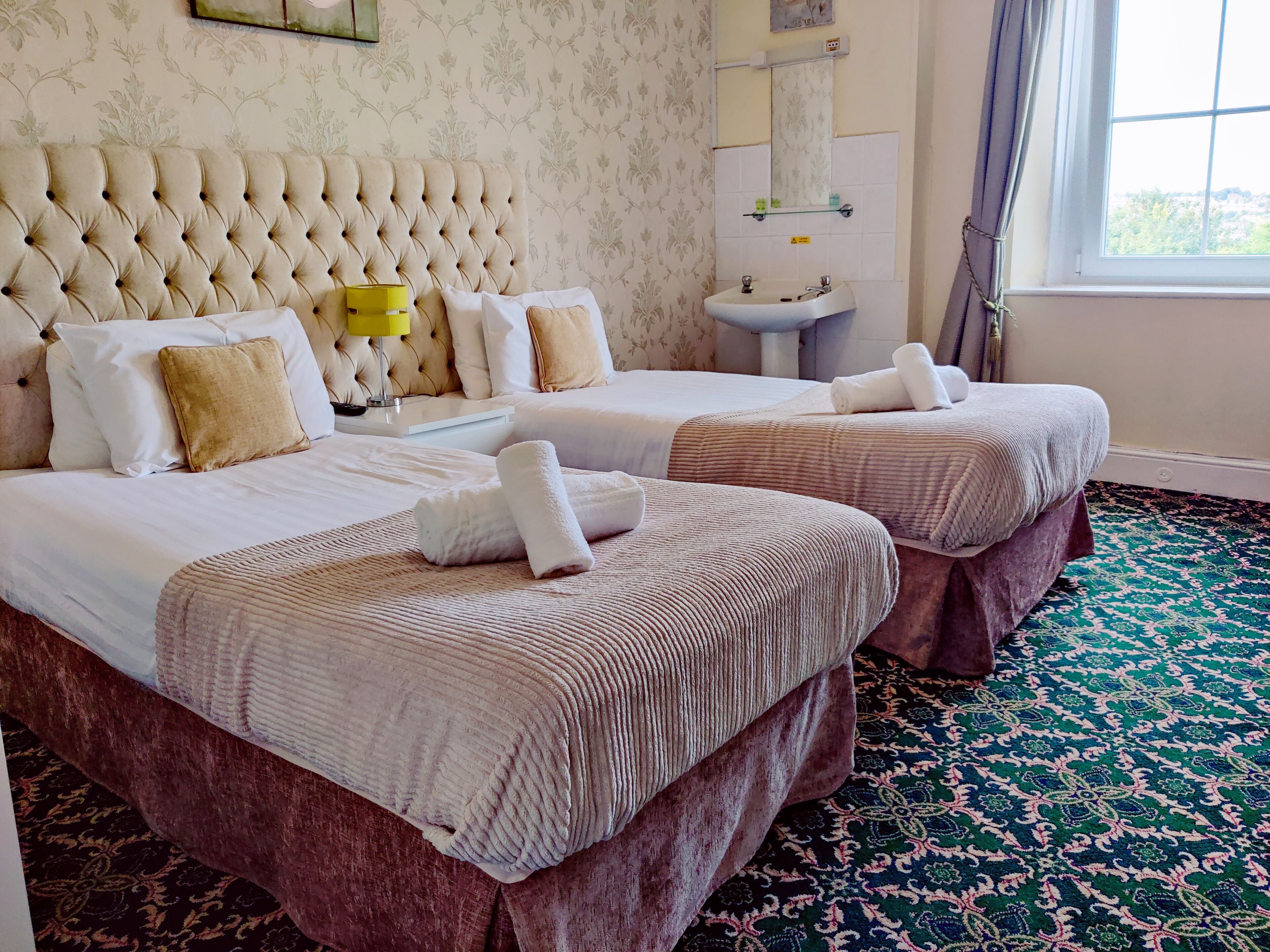 Economy Twin Room, 2 Twin Bed (Separate Bathroom)
