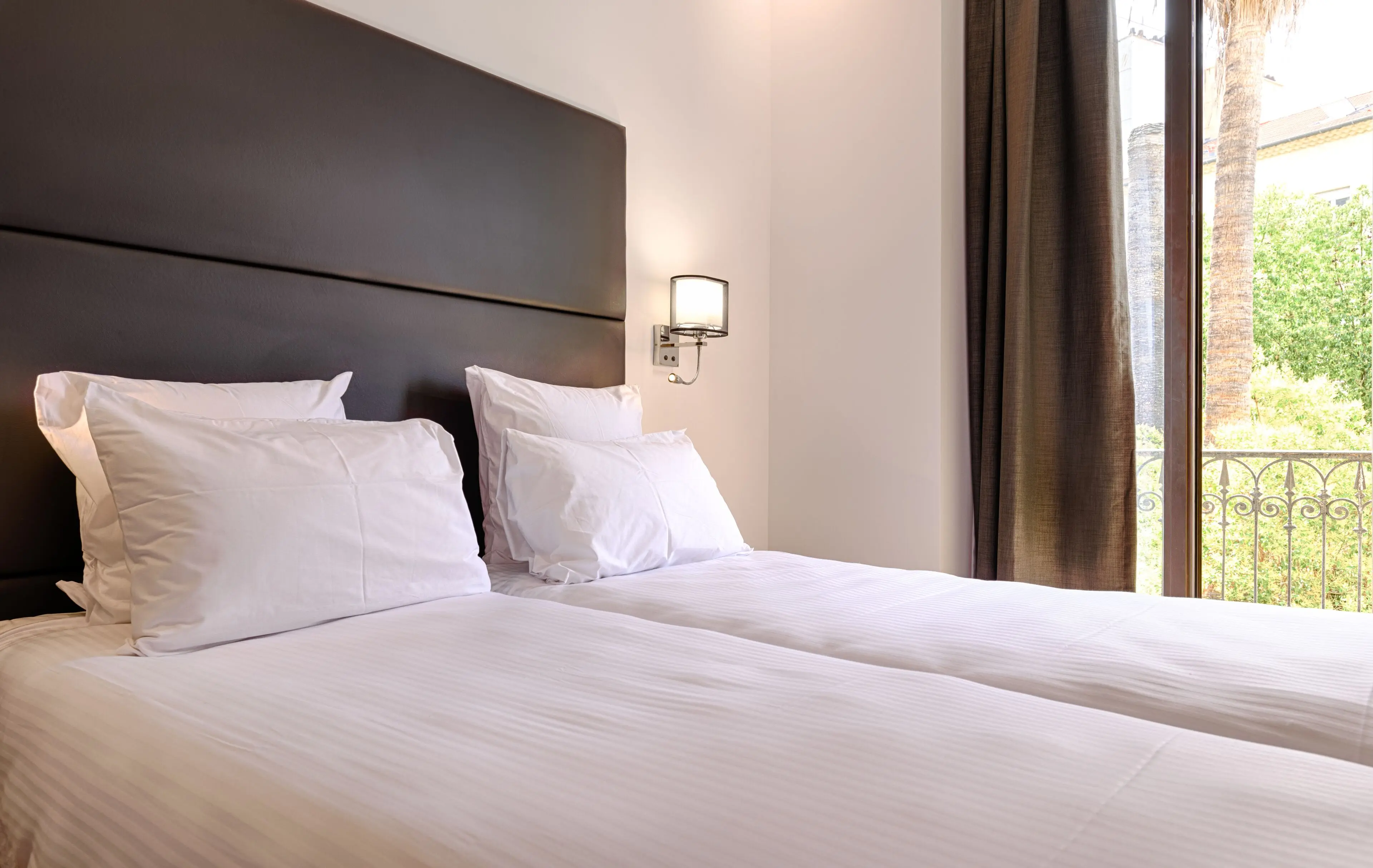 Twin Room Twin Room