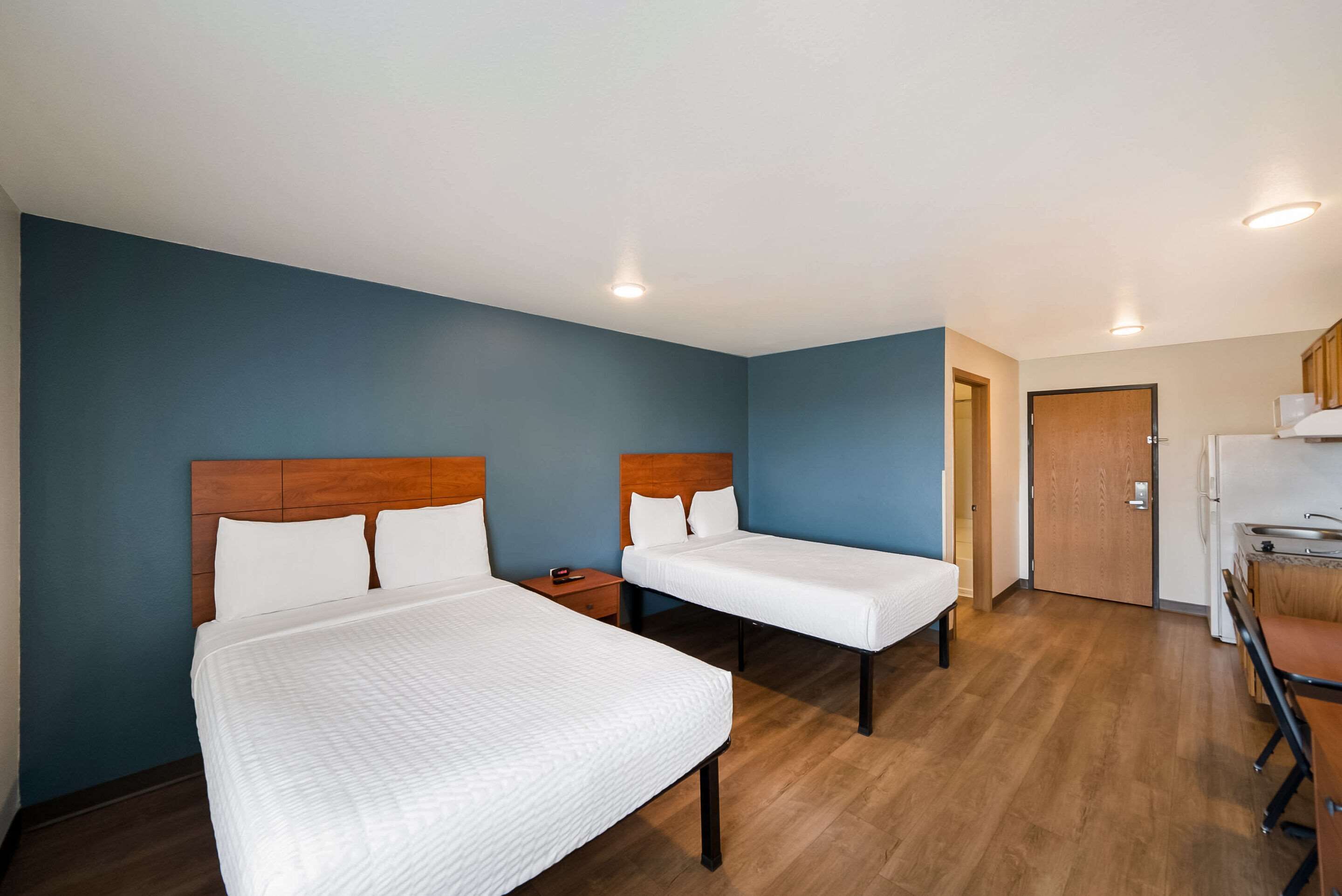 Standard Room, Non Smoking (Multiple Beds)