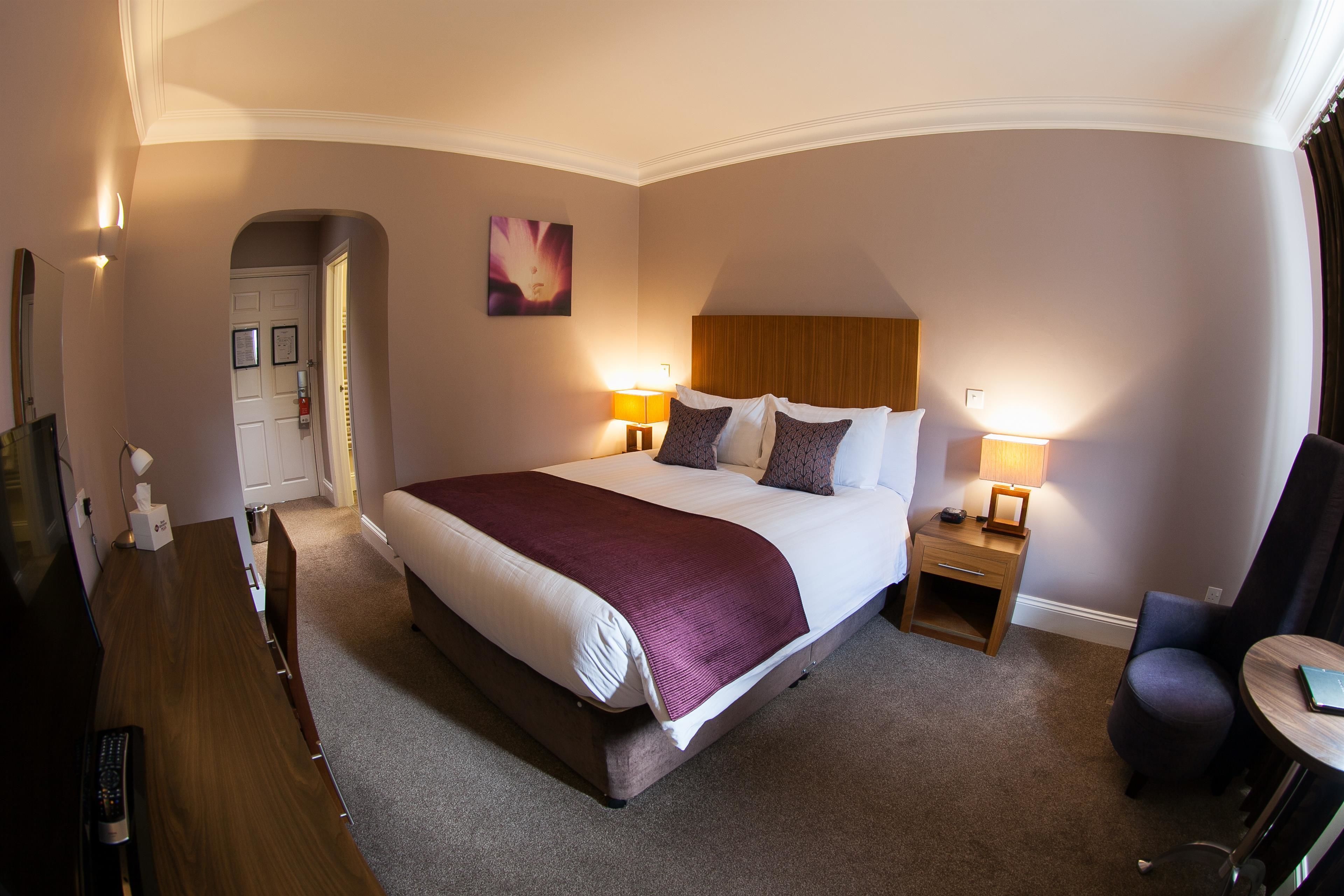 Standard Room, 1 Double Bed, Accessible, Non Smoking (Walk-in Shower)