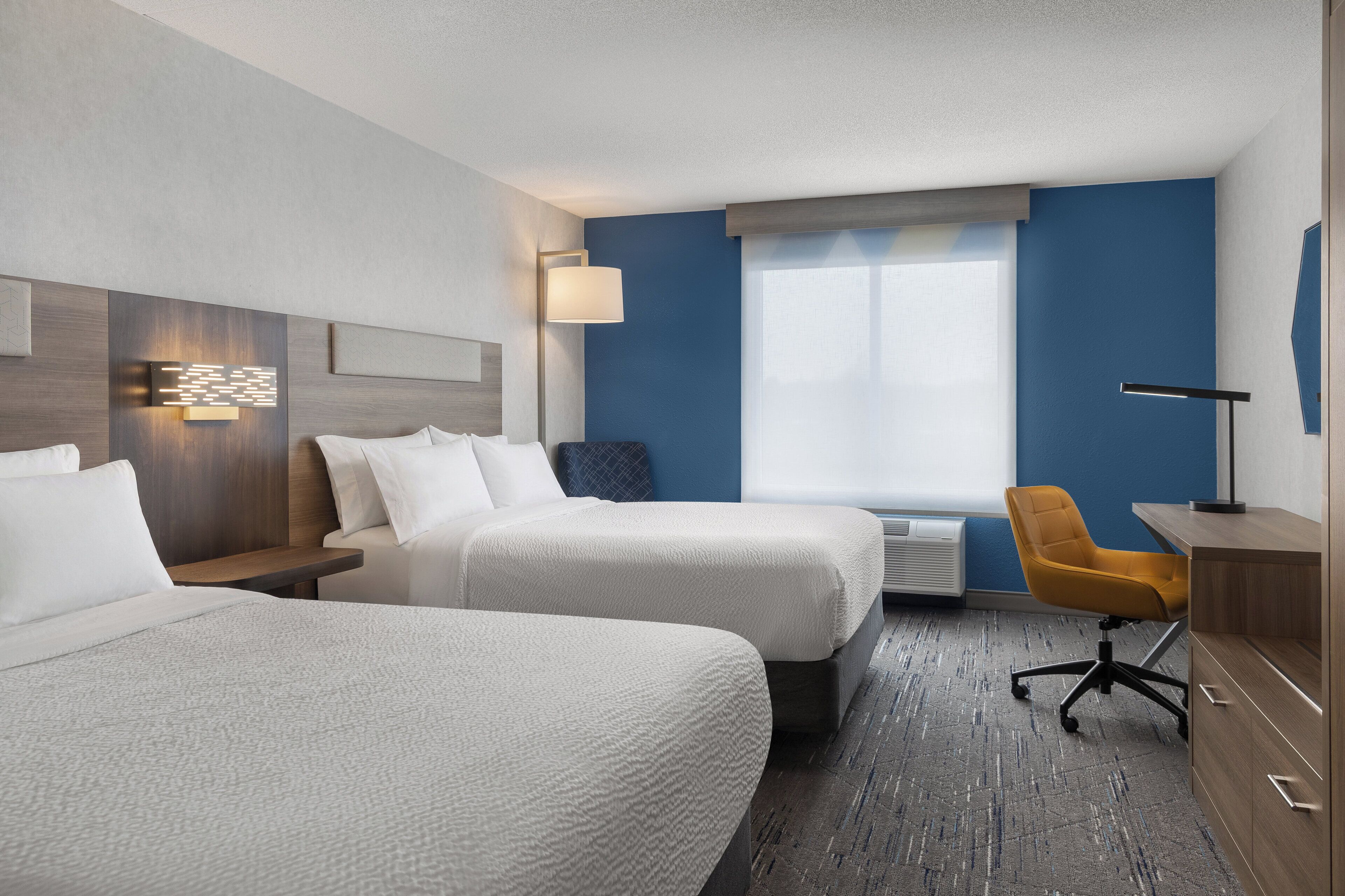 Standard Room, 2 Queen Beds (Bath Shower Combination)
