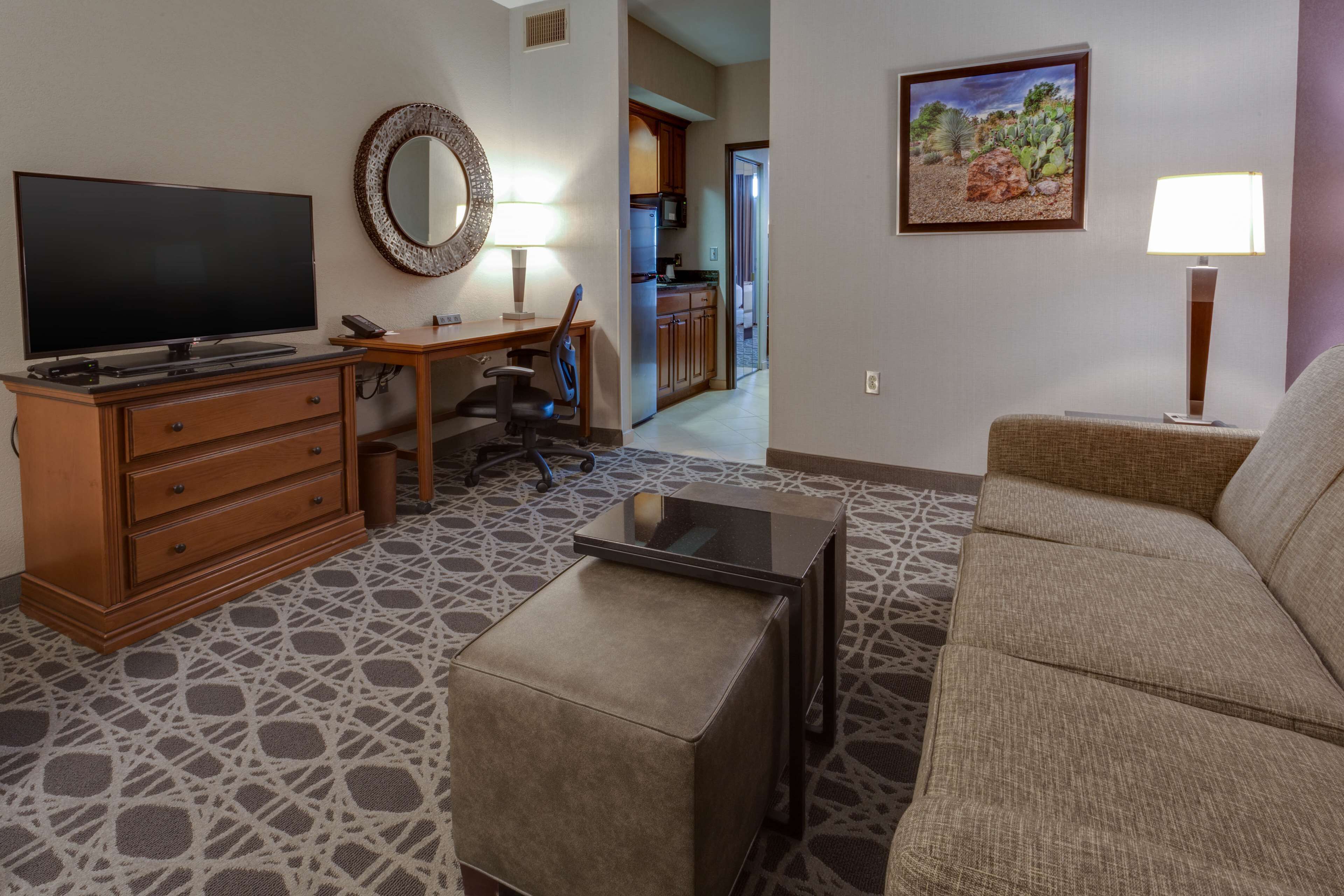Suite, 1 King Bed with Sofa bed (Sofa Sleeper, 2 Rooms)