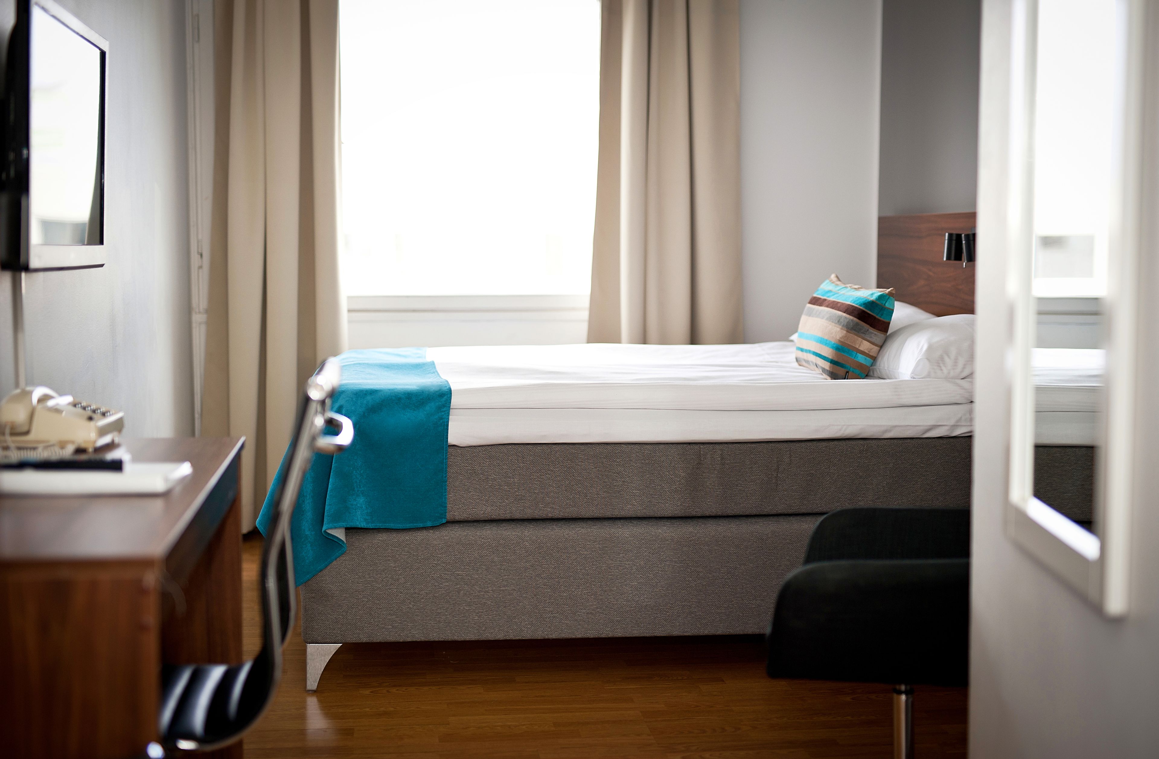 Standard Room, 1 Queen Bed