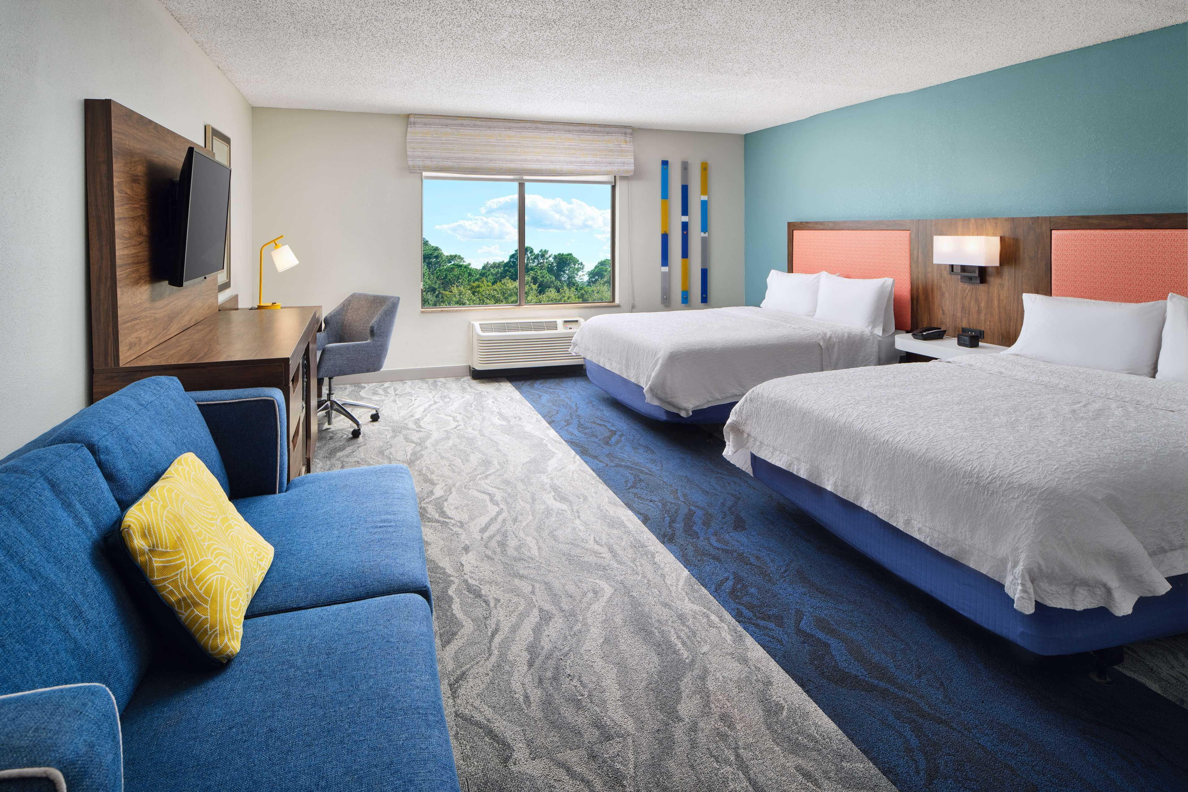 Room, 2 Queen Beds, Accessible, Bathtub (Mobility & Hearing)