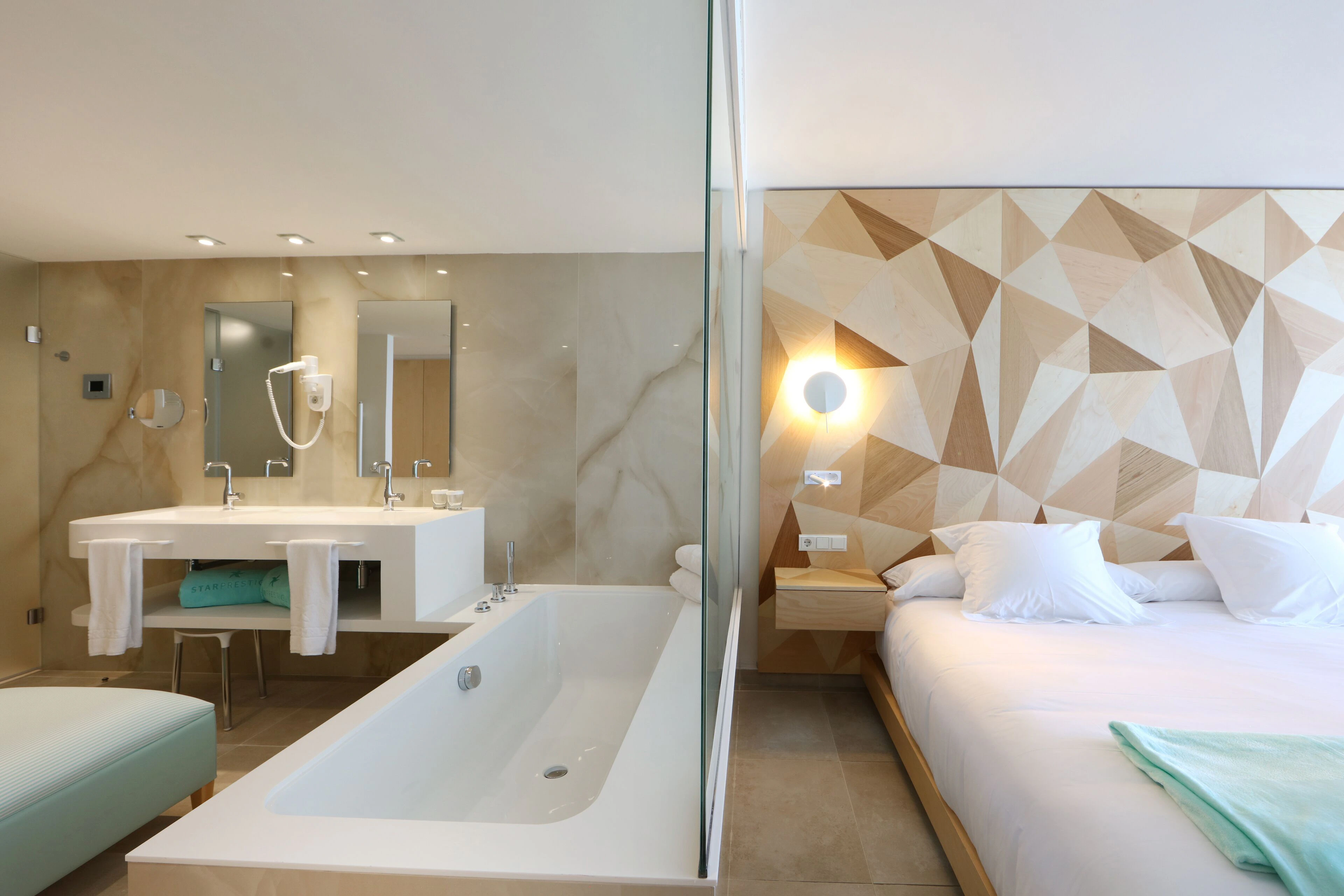 Junior Suite, Pool View