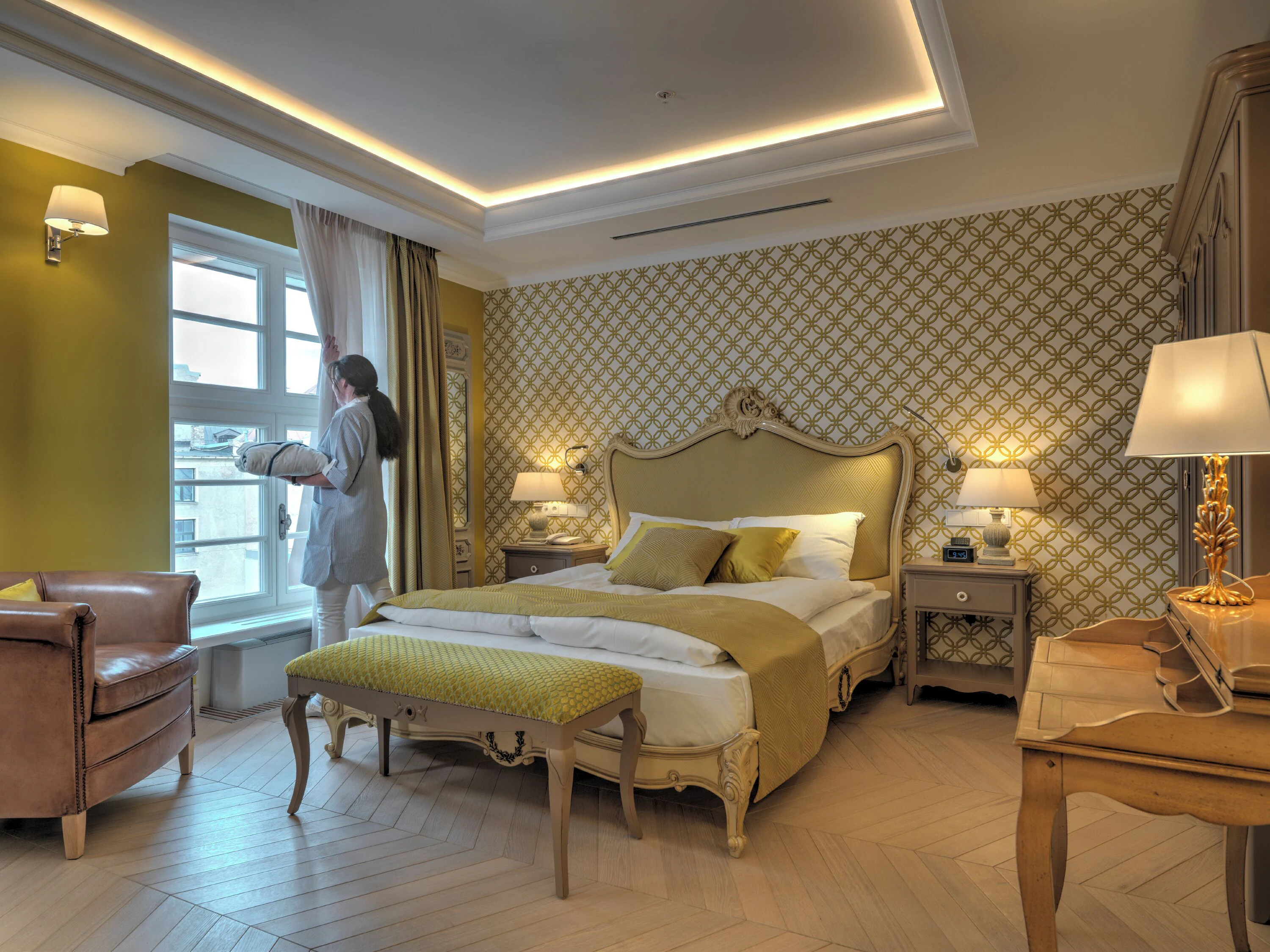 Luxury Suite, 1 Queen bed and 1 Sofa, City View