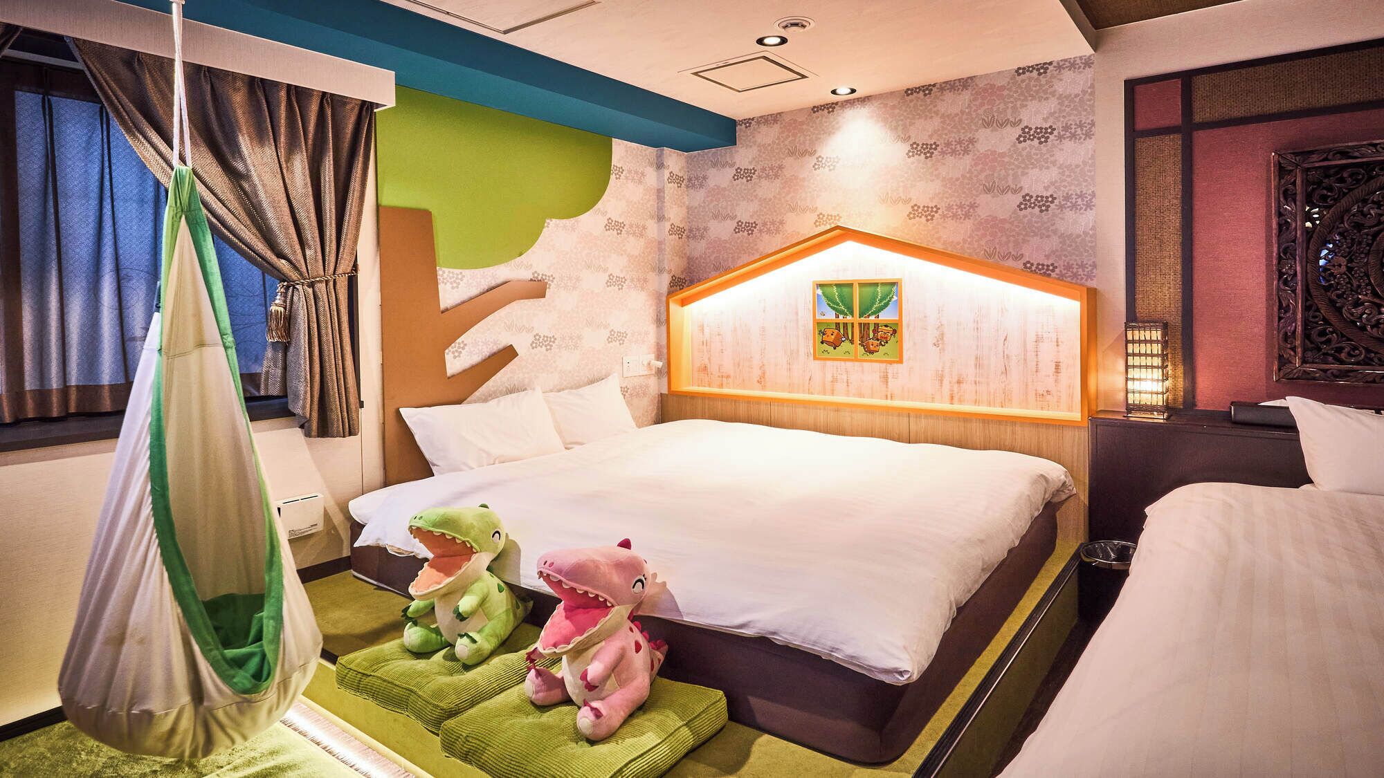 Casual 4 - King Bed + Queen Bed - Non-Smoking - Unlimited Alcohol