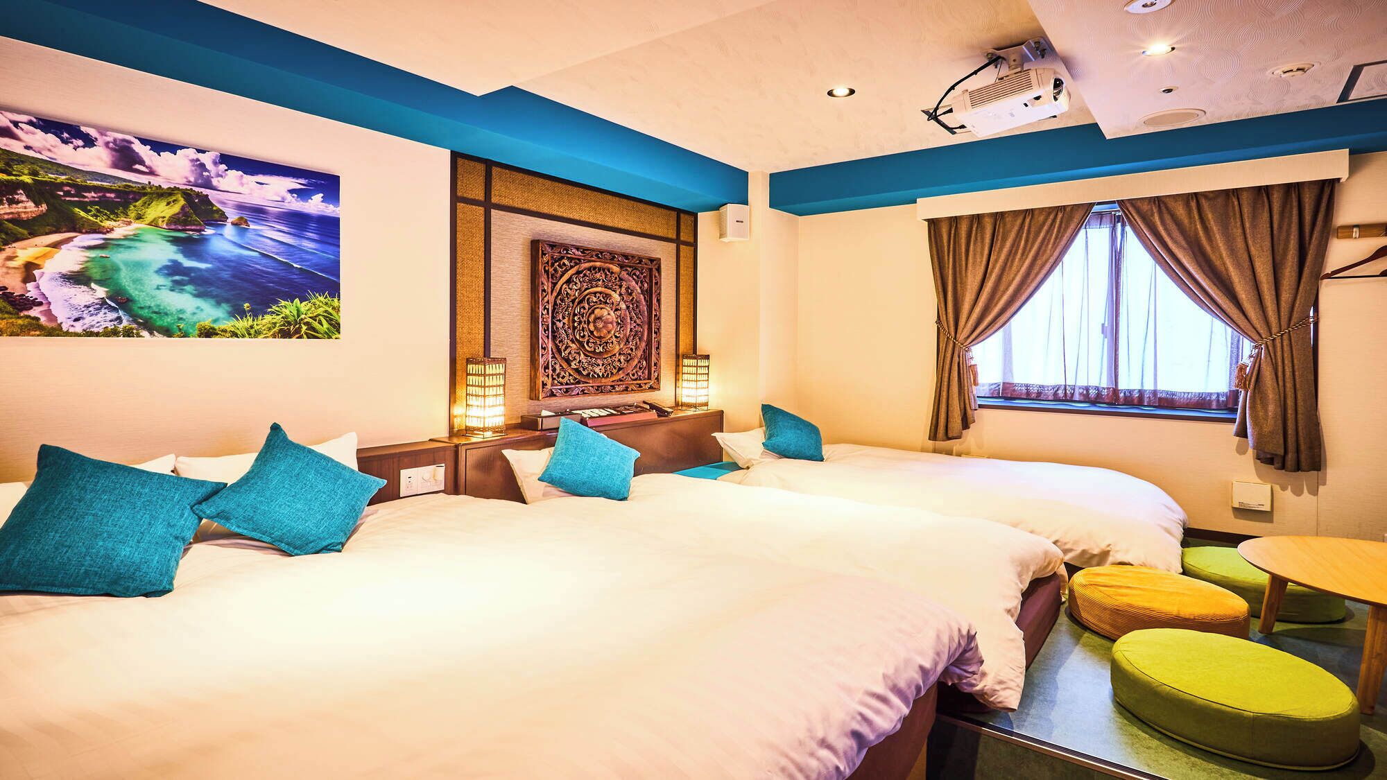 Casual 4 - 2 Single Beds + King Bed - Non-Smoking - Unlimited Alcohol