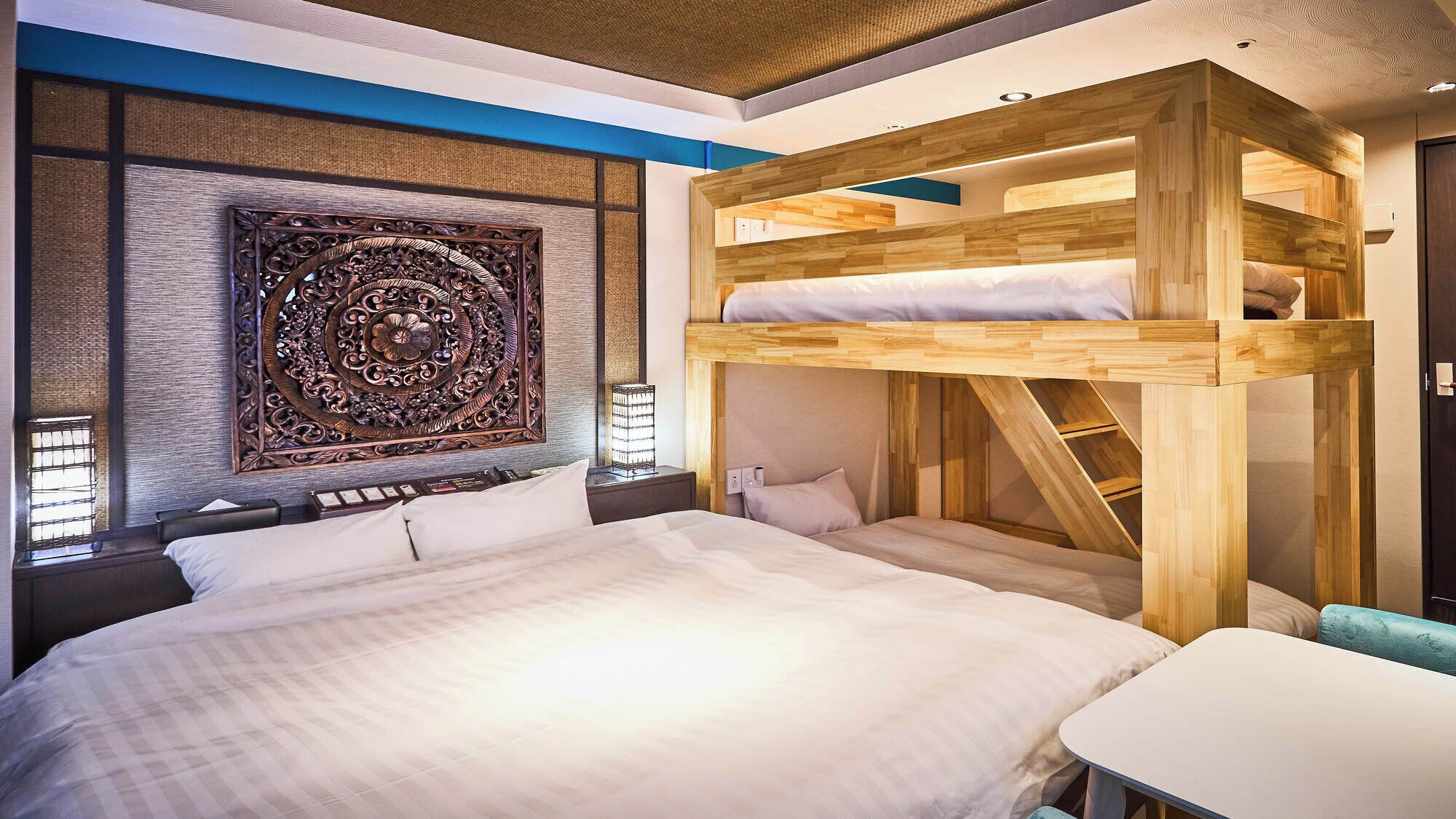 Casual 4 - King Bed + Bunk Bed - Non-Smoking - Unlimited Alcohol