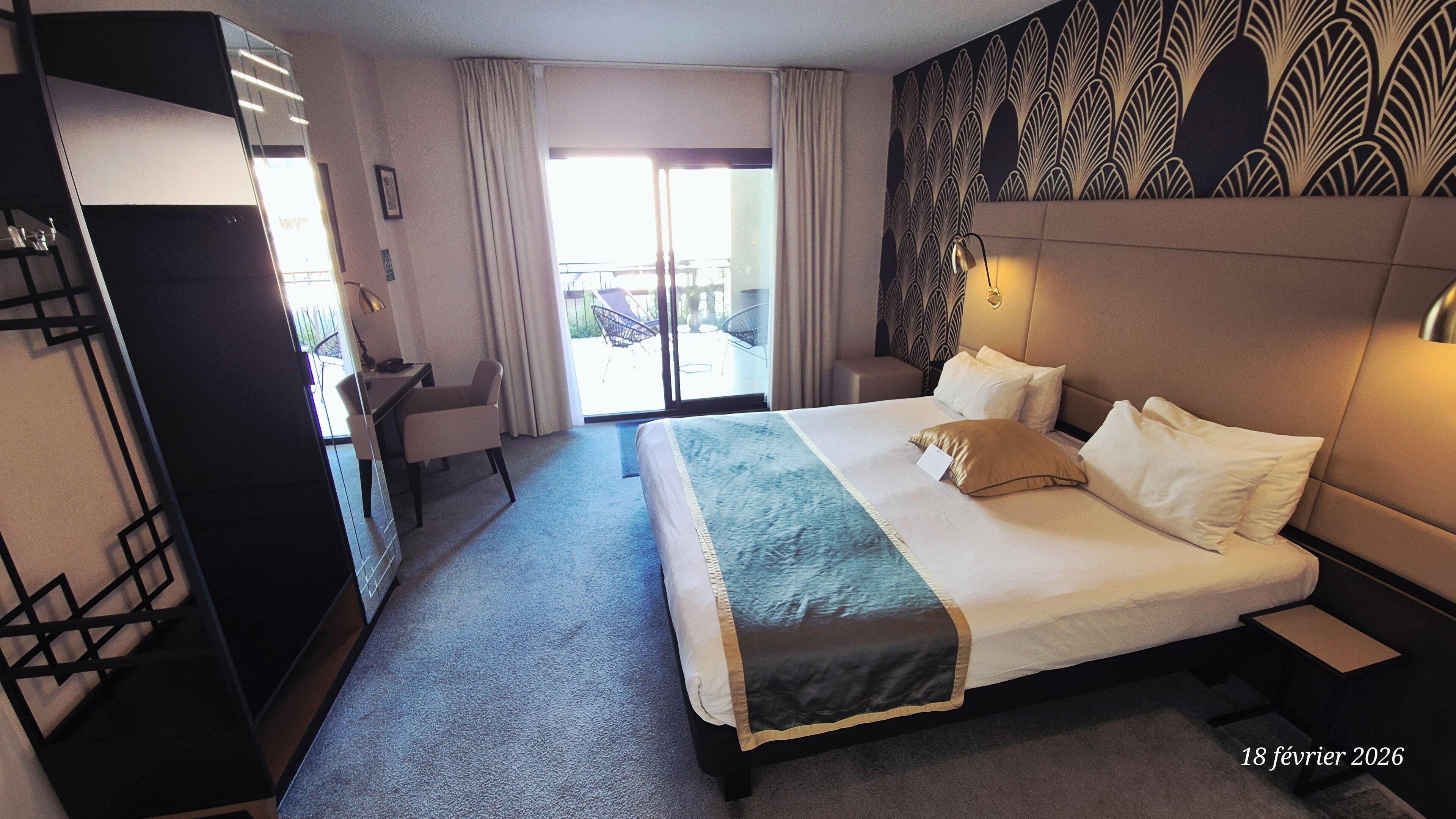 Classic Room, 1 Queen Bed, Non Smoking, Terrace