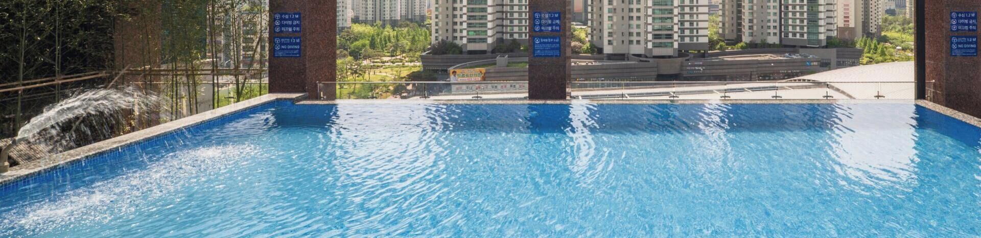 [Kids Swimming PKG] Premium Twin +Check in 3PM/Check out 11AM +Pool (Session 2) +Breakfast
