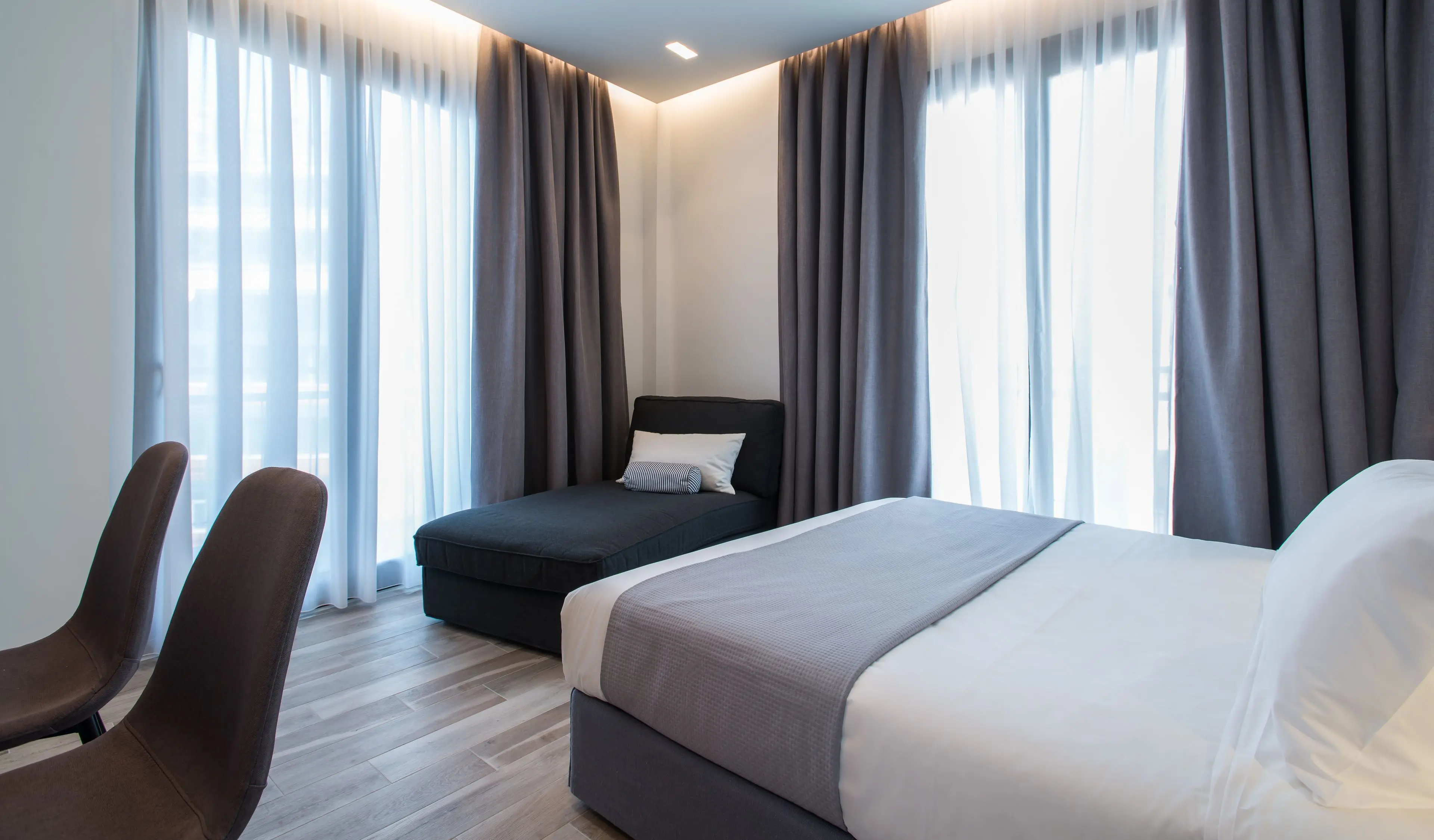 Double Room Double Room