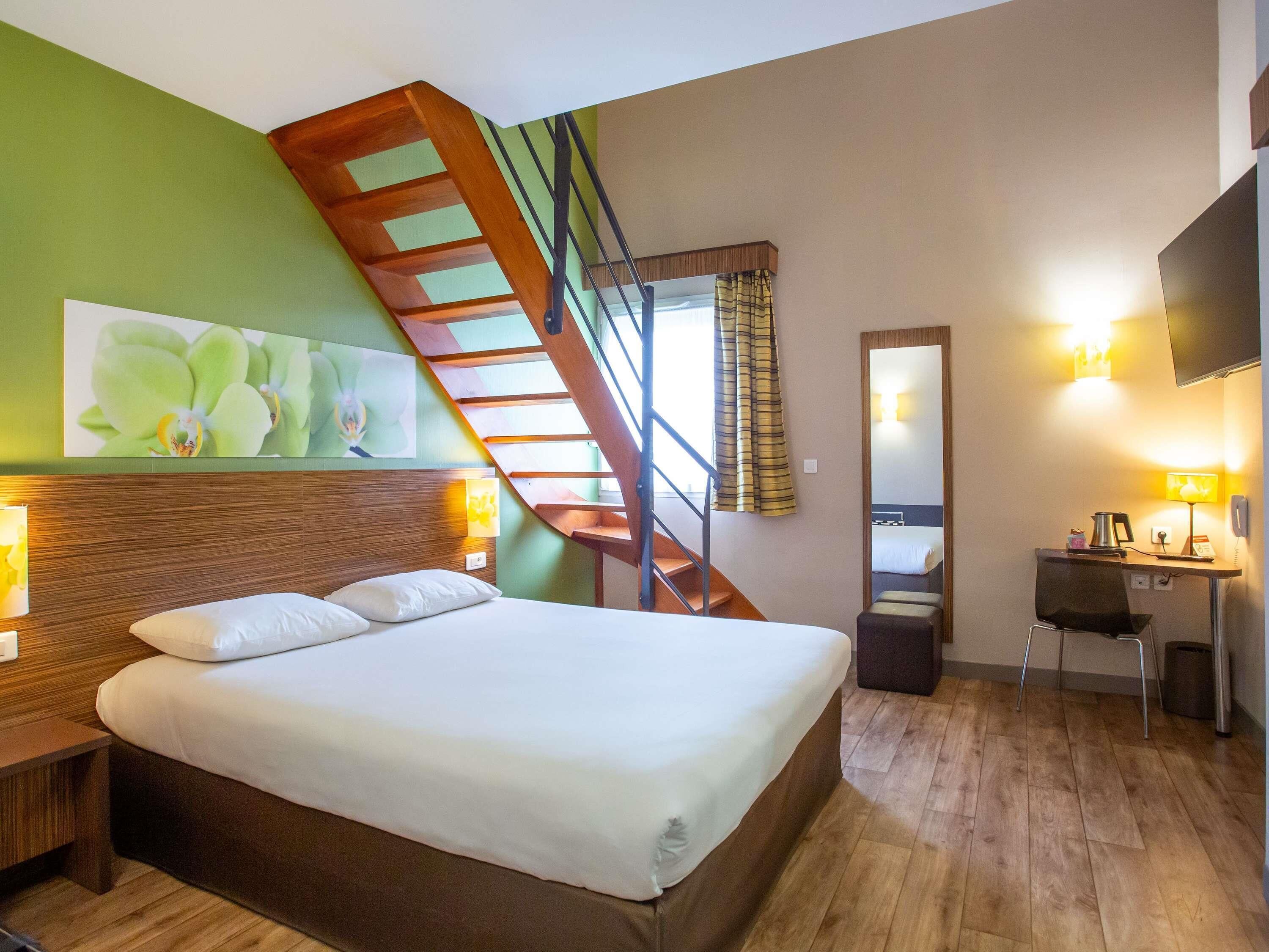 Standard Suite, Multiple Beds