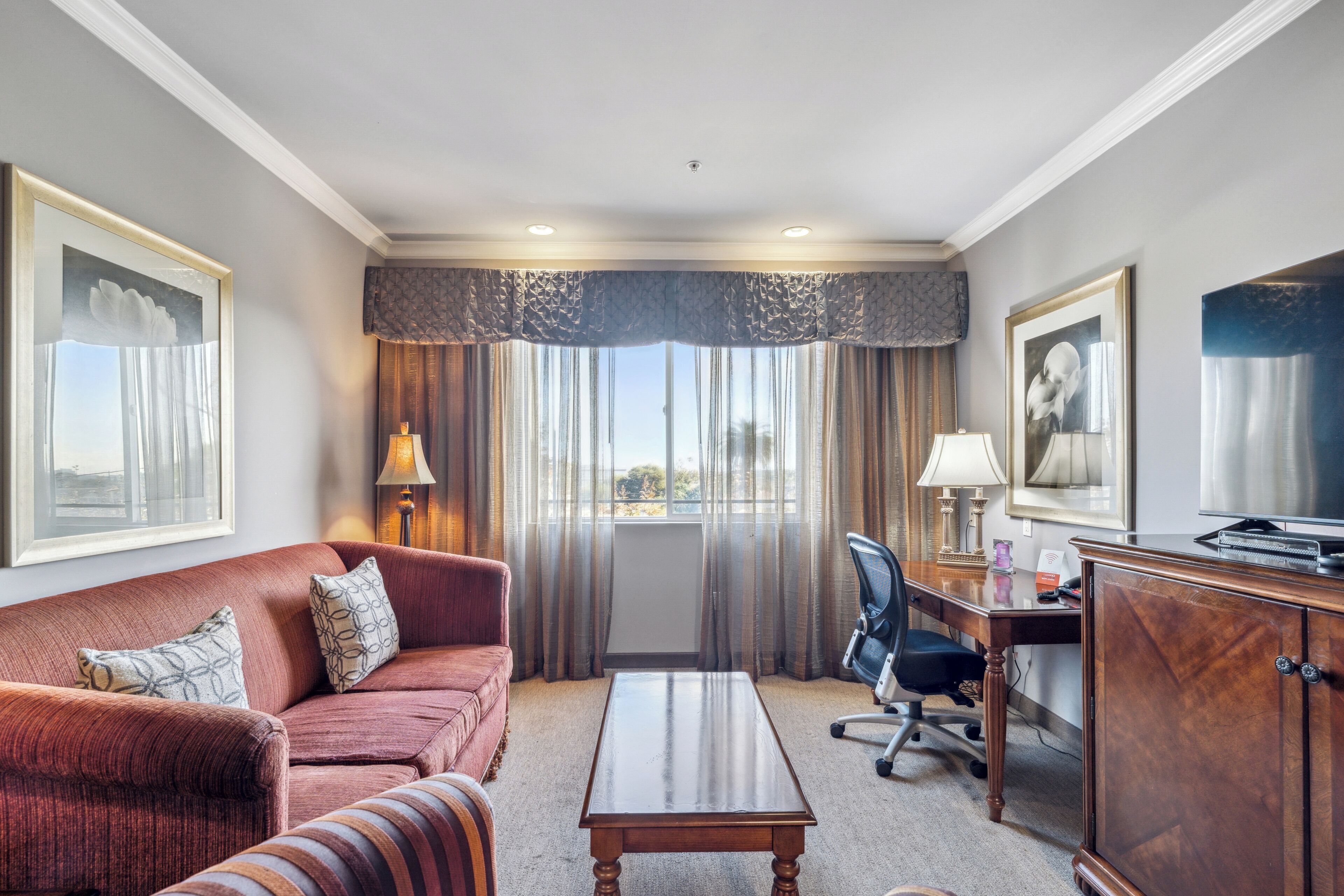 King Suite with Living Room