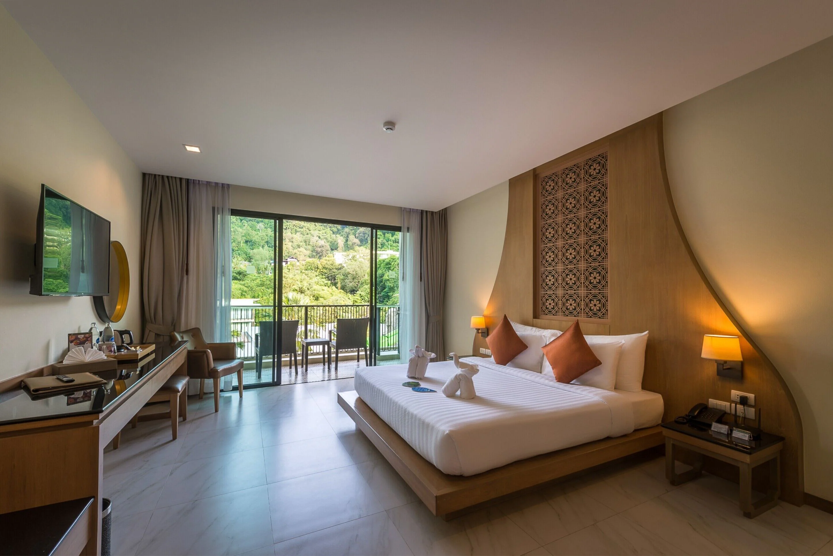 Deluxe Fantasy room with Pool view