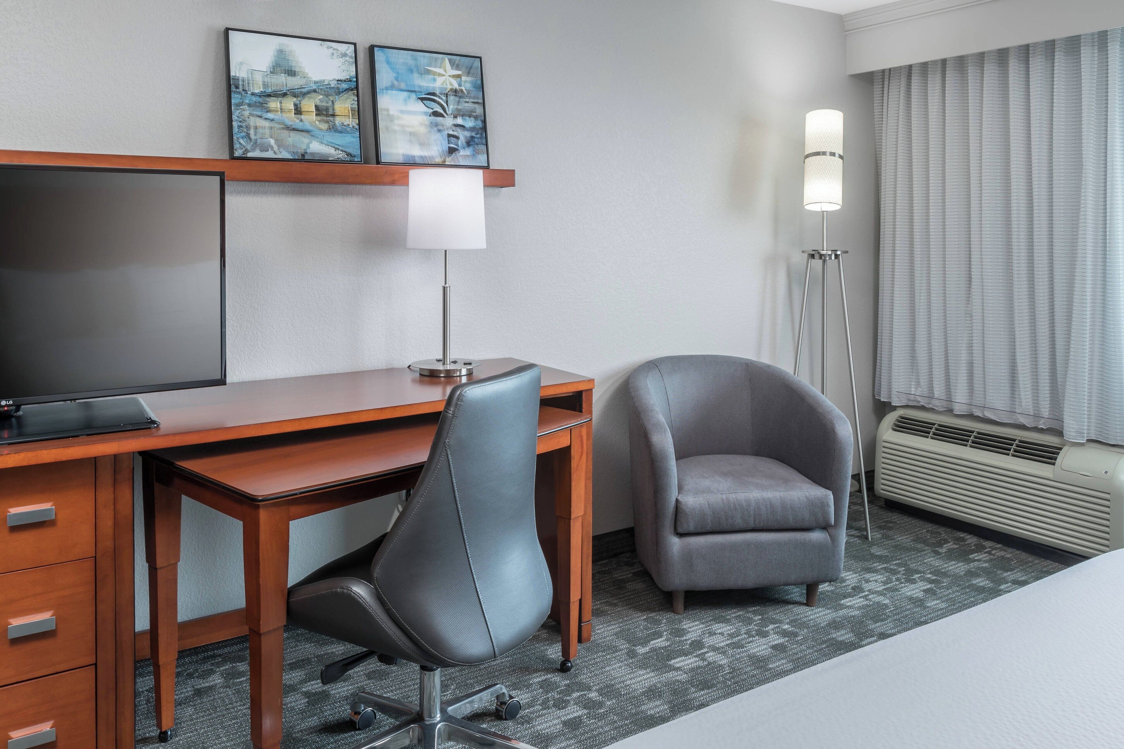 Room, 2 Queen Beds (Mobility Accessible, Tub)