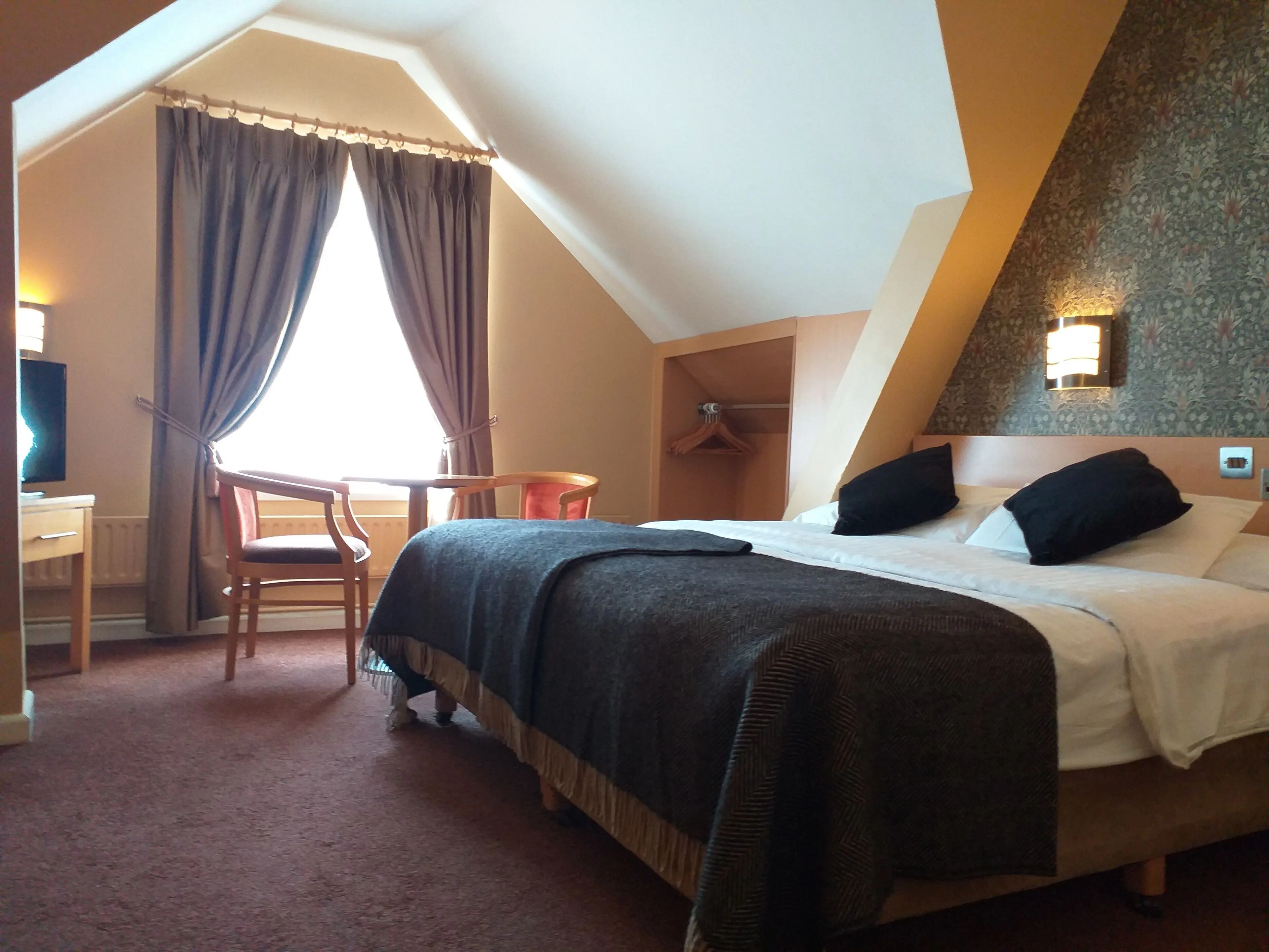 Double Room Double Room