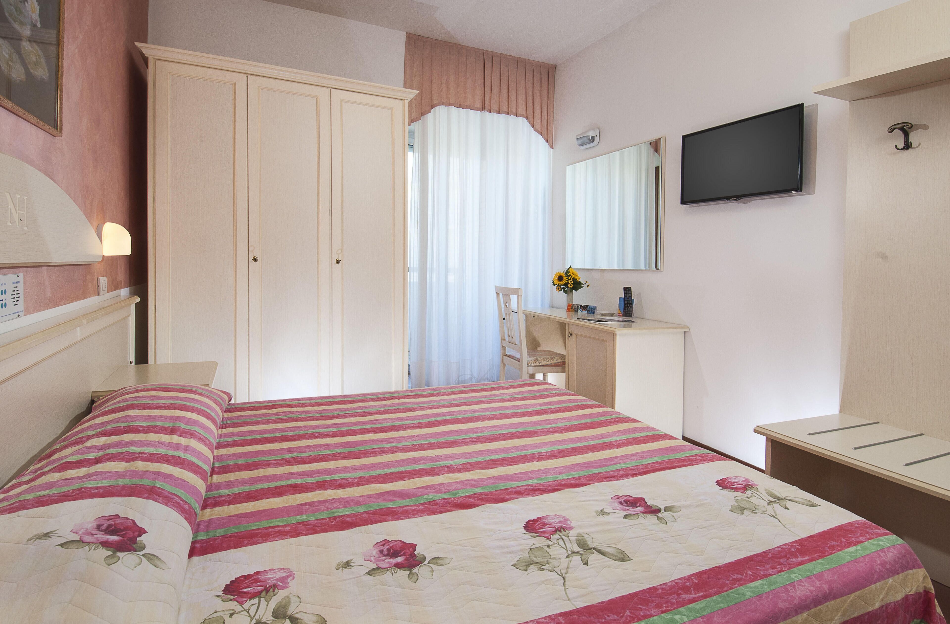 Triple Room, Multiple Beds