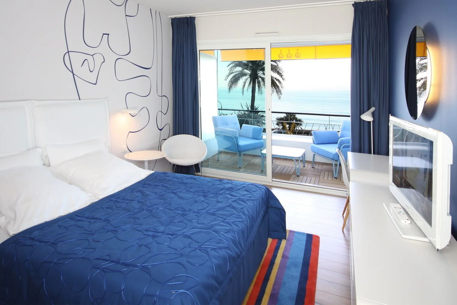 Deluxe Room, 1 Queen Bed, Balcony, Sea View