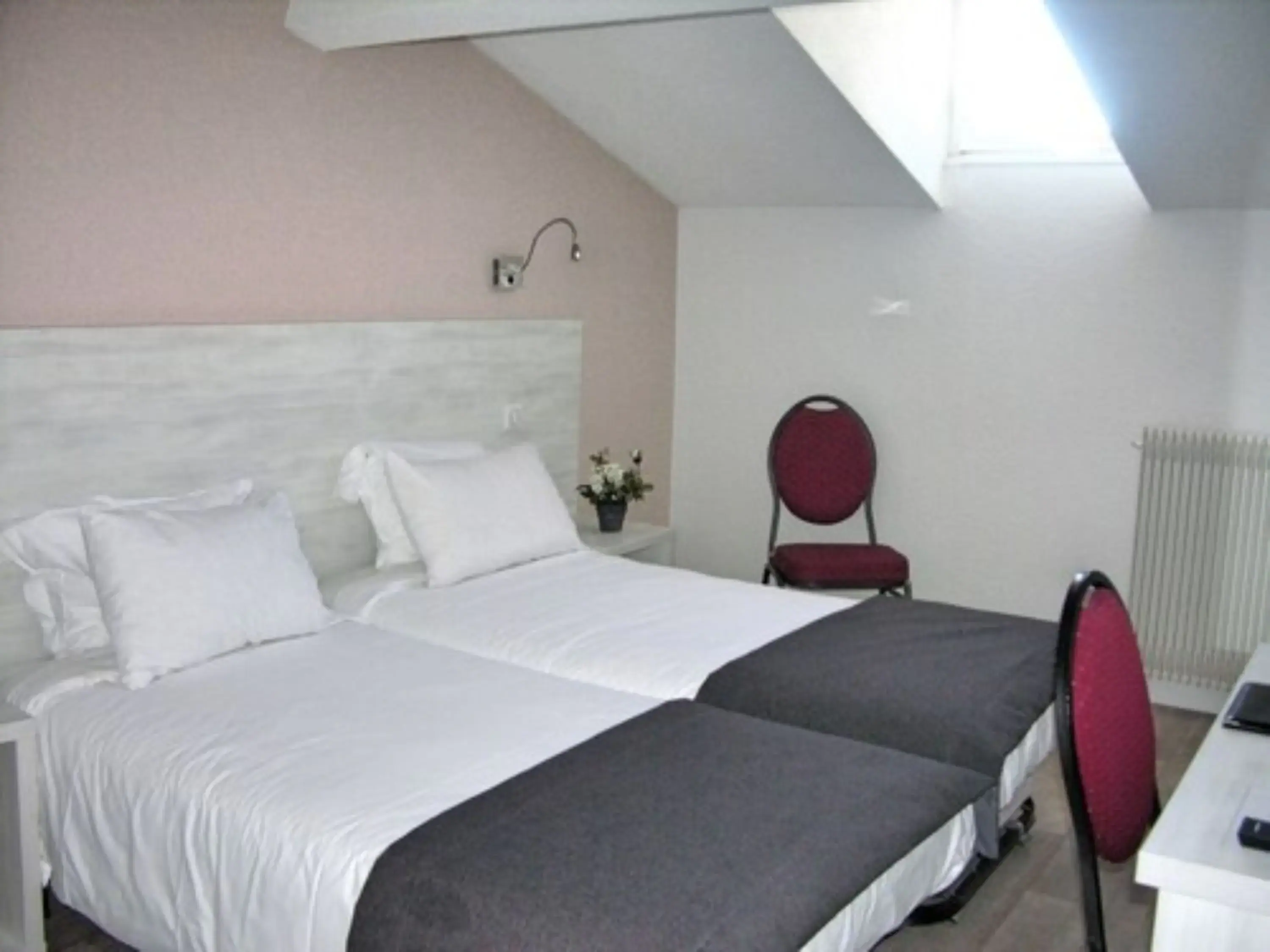 Standard Twin Room, City View Standard Twin Room, City View