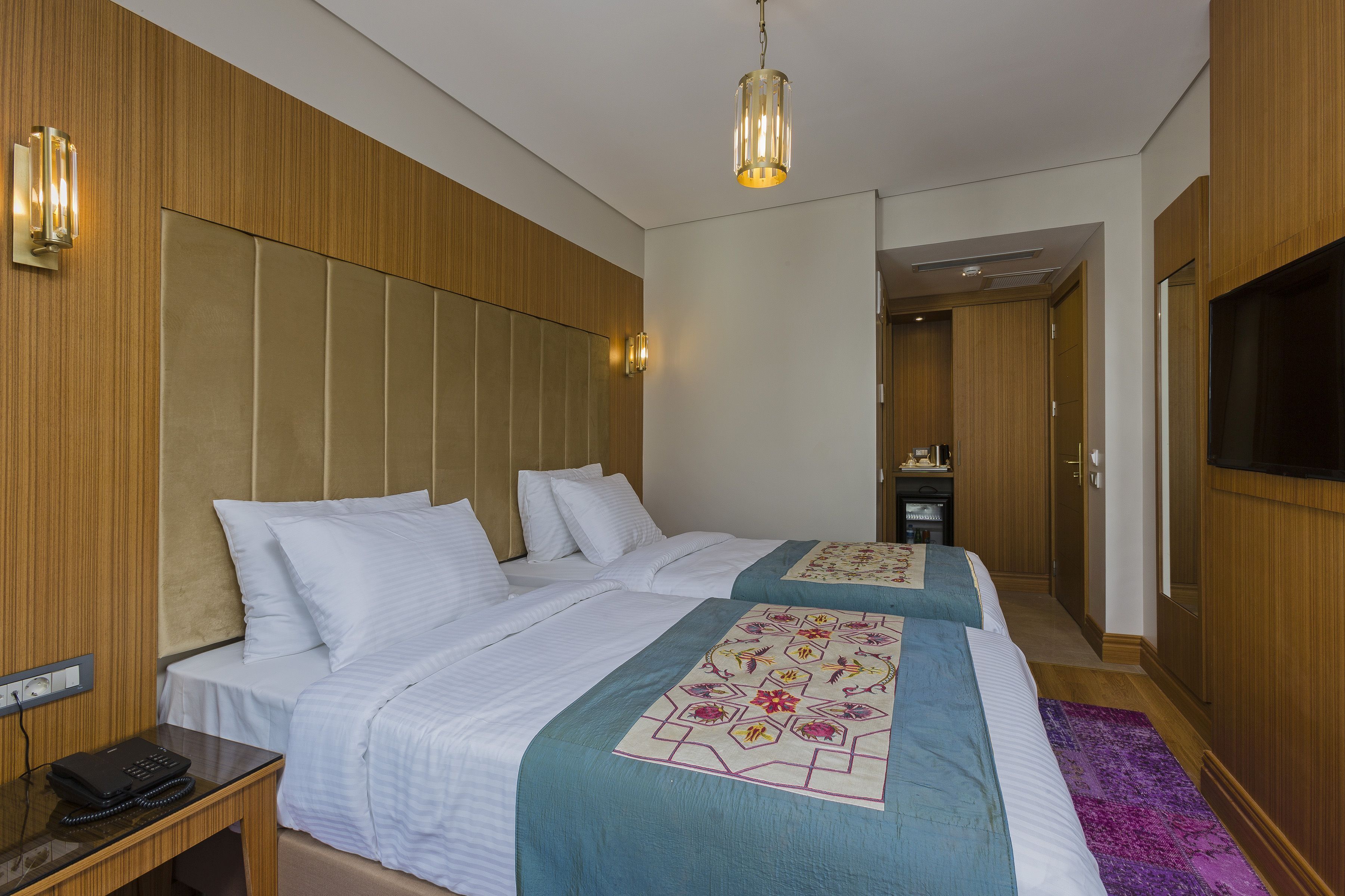 Standard Room, 1 Double or 2 Twin Beds