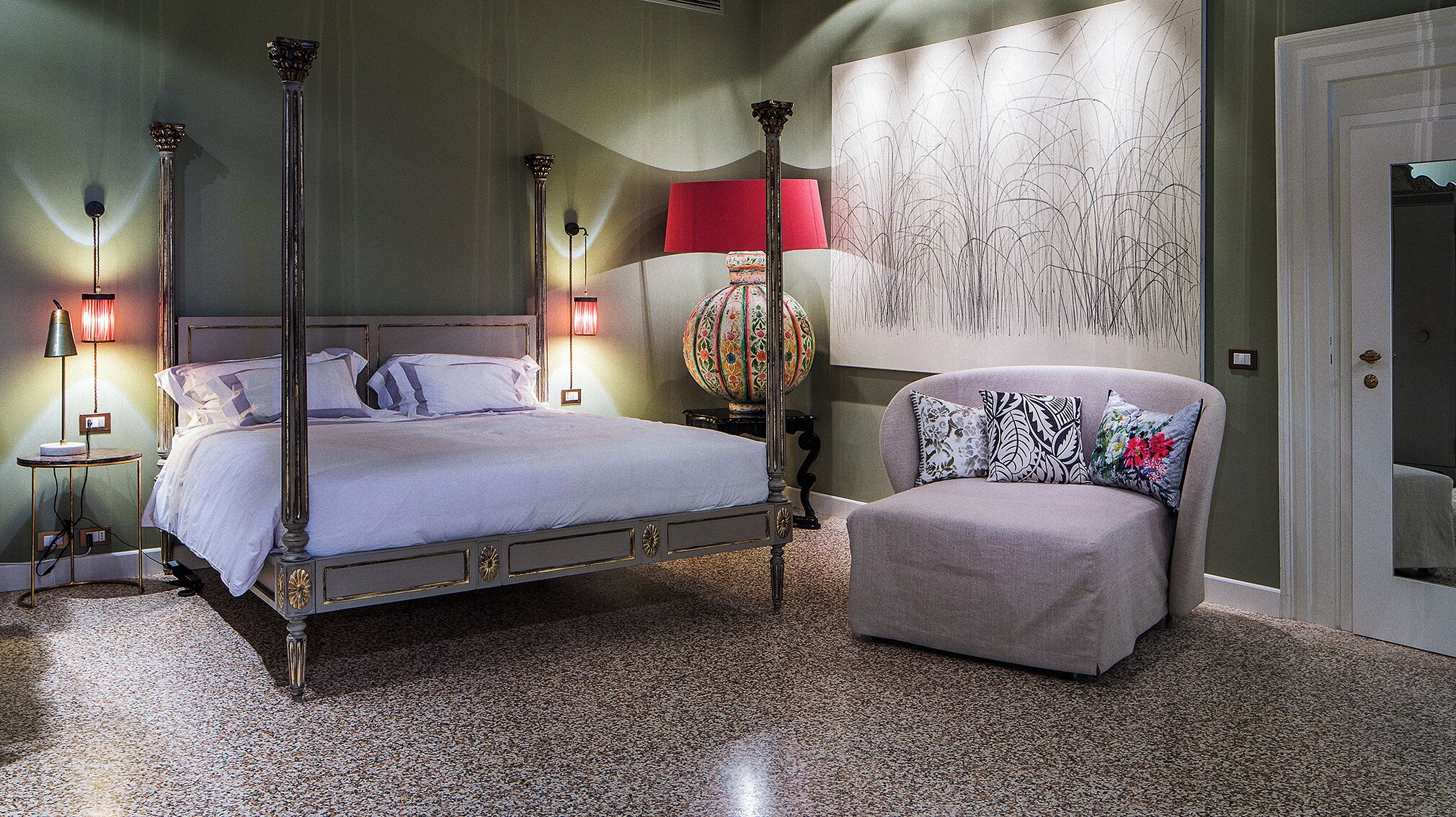Deluxe Suite, Canal View