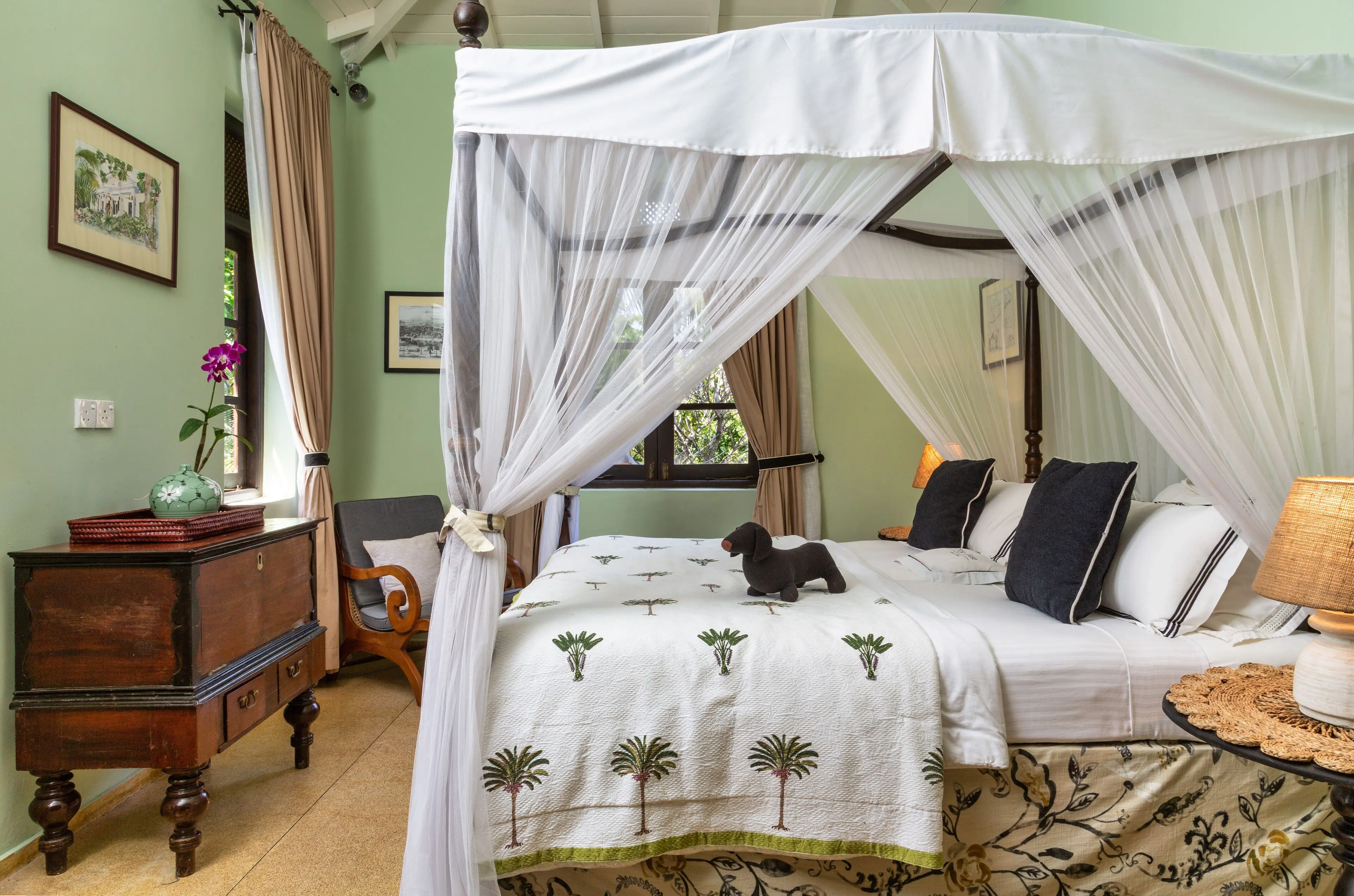 Main House Suite Room 1 Main House Suite Room 1