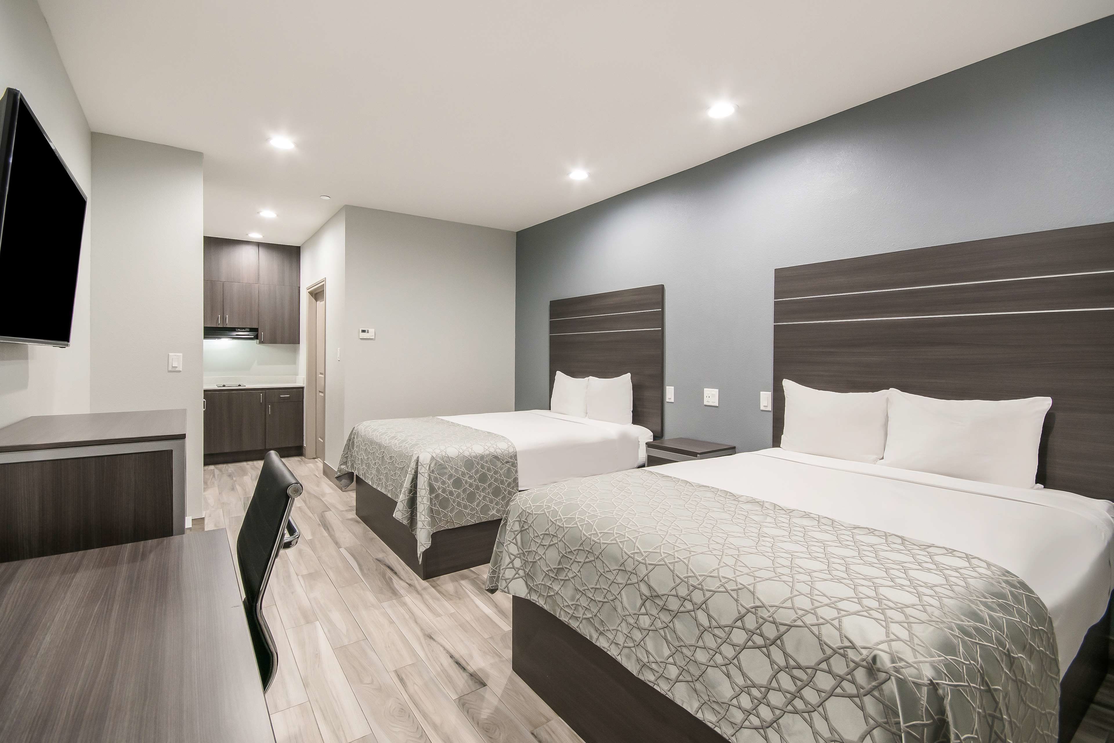 Suite, 2 Queen Beds, Non Smoking, Kitchenette