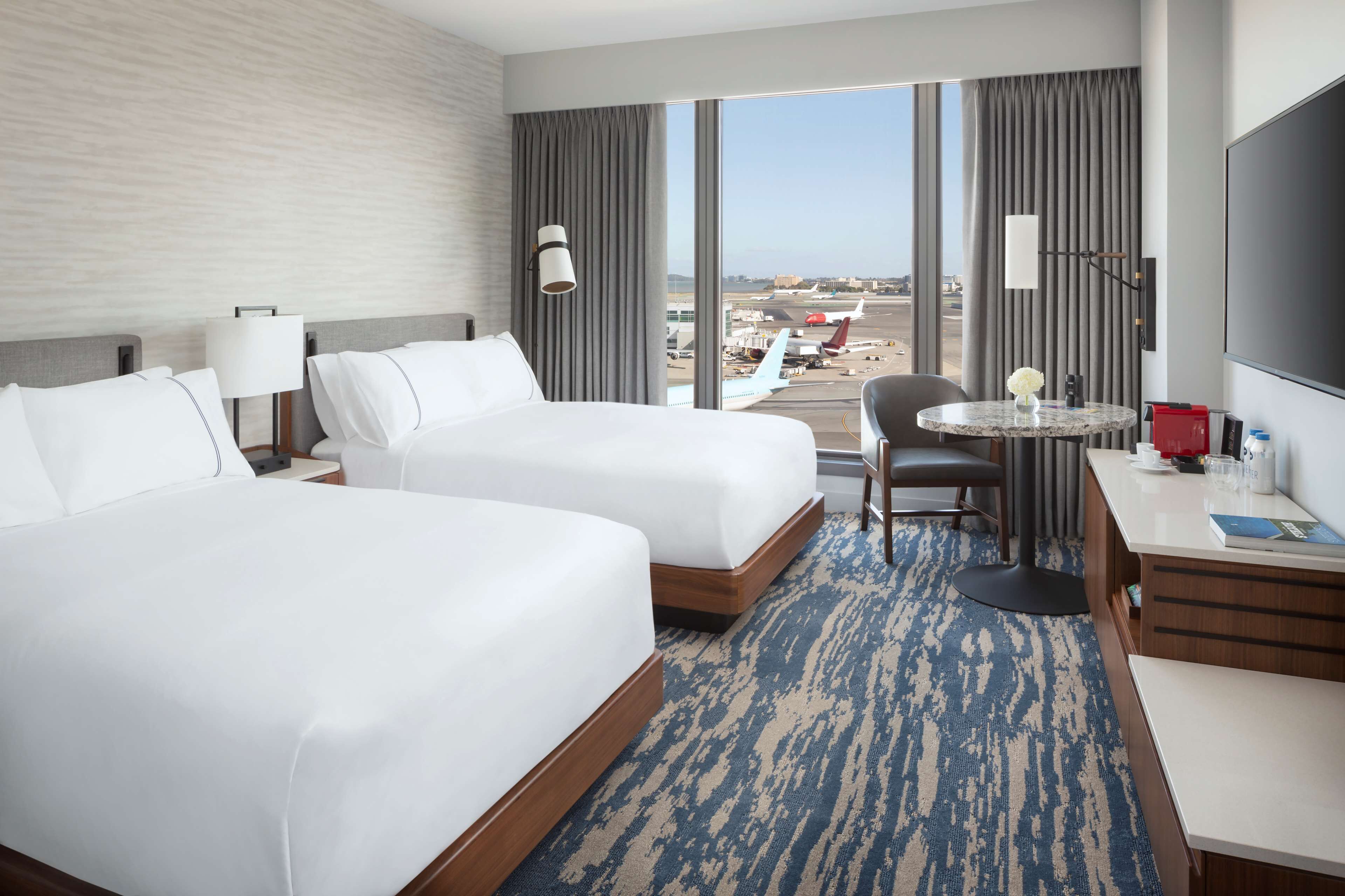 Room, 2 Double Beds (Runway View)