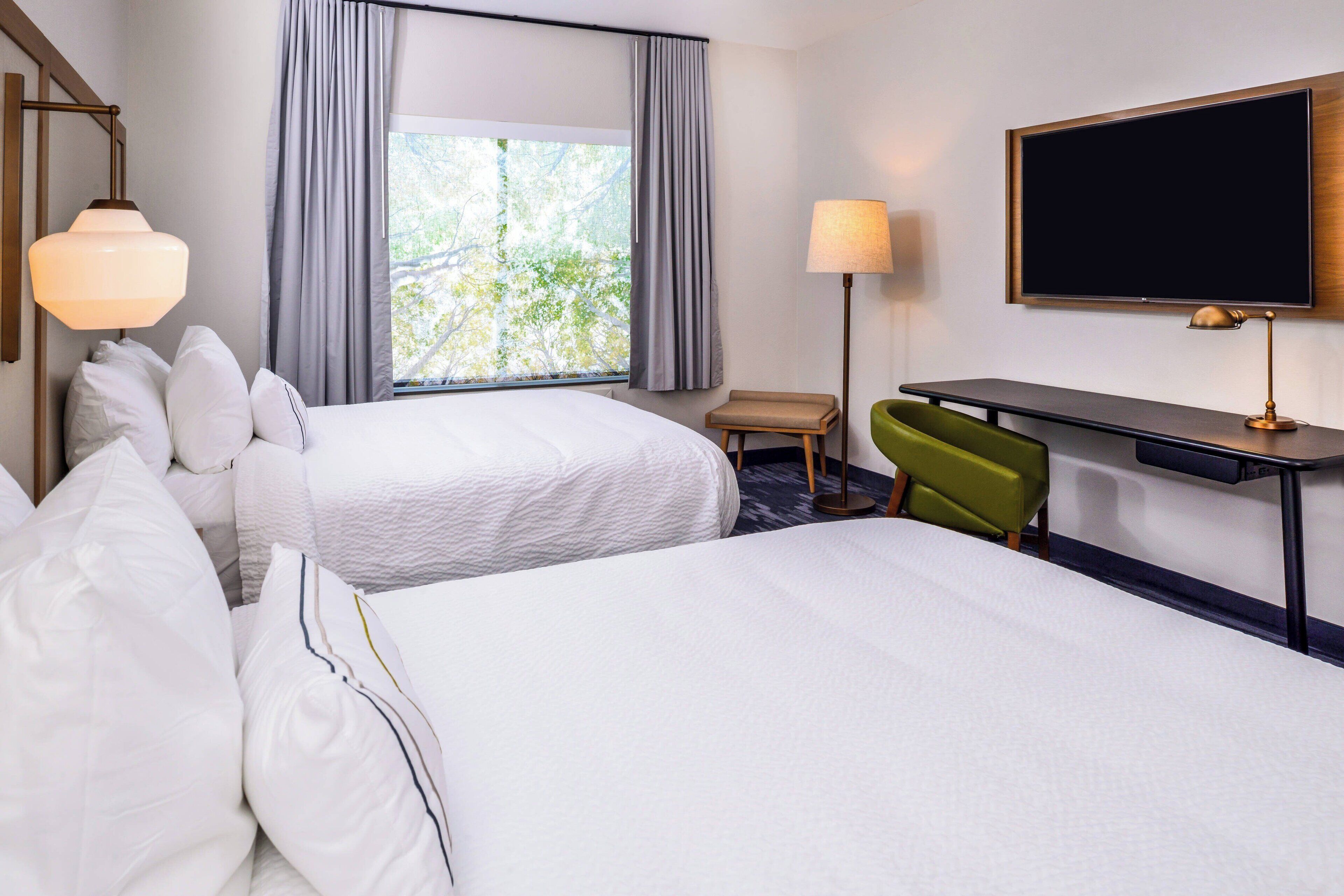 Room, 2 Queen Beds, Hearing Accessible (Accessible Bathtub)