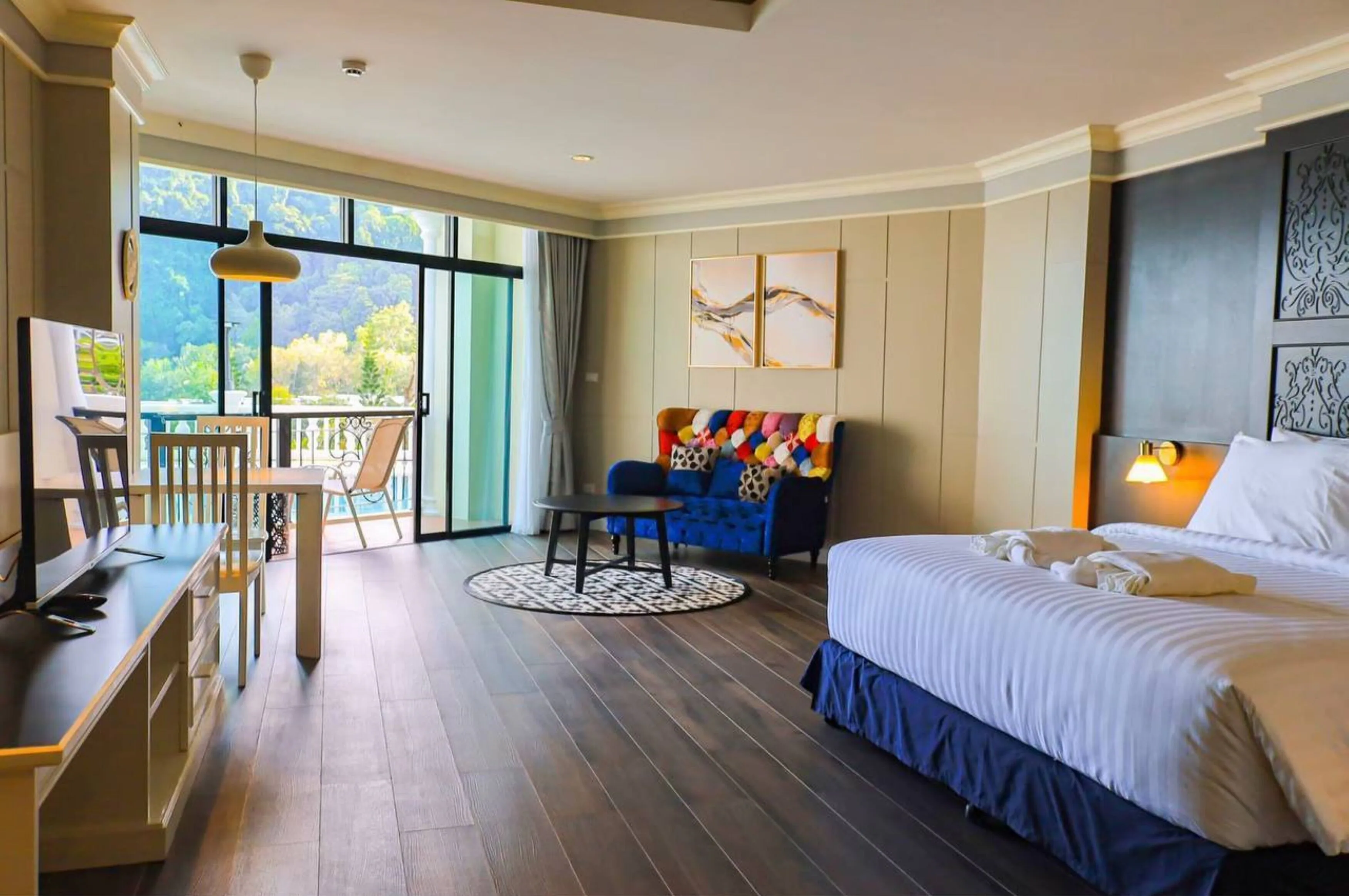 Deluxe Room, Pool Access