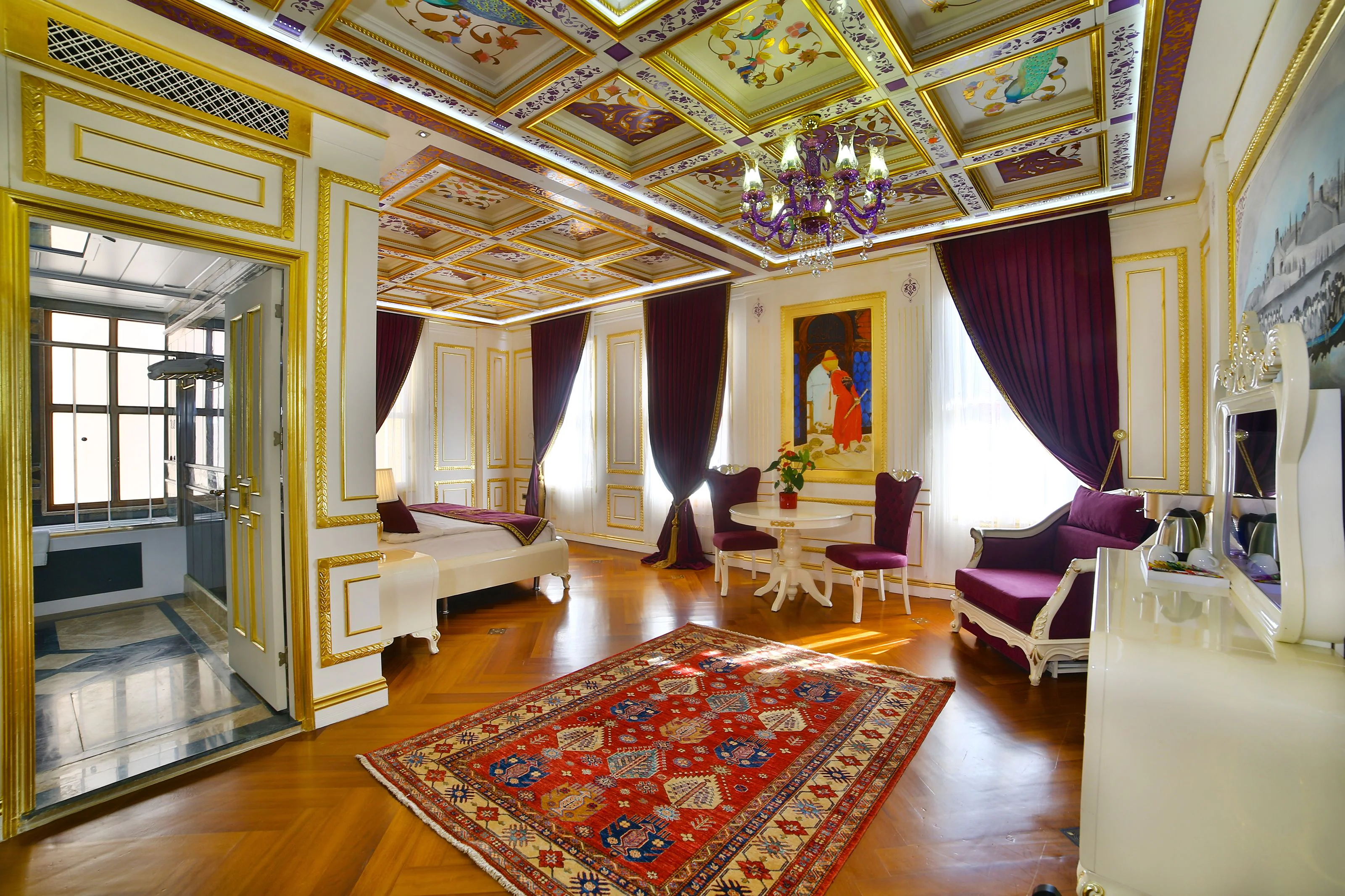 Mansion King suite with Free Spa Access (Self use & Shared)