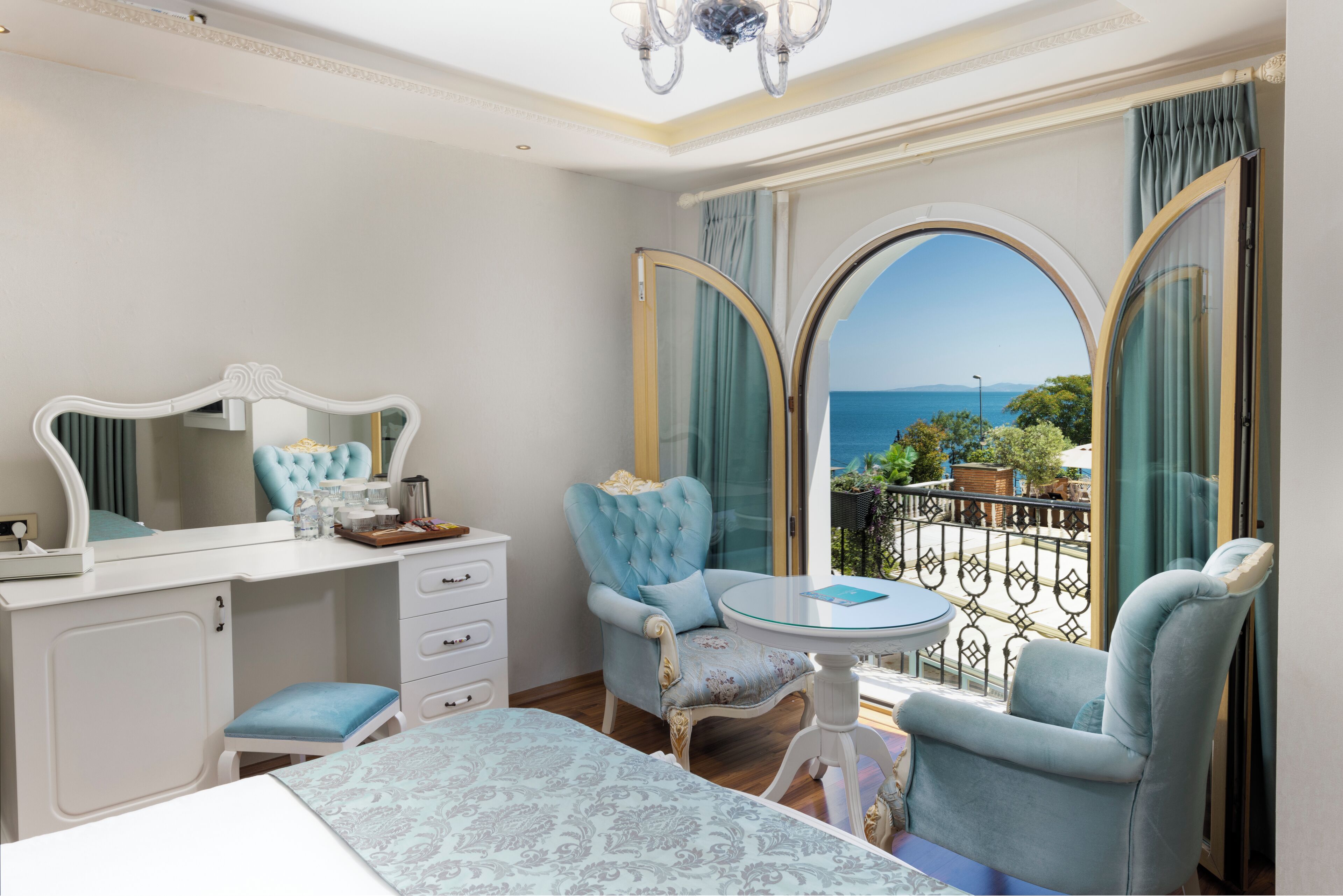Deluxe Family Room with Free Spa Access (Self use & Shared)