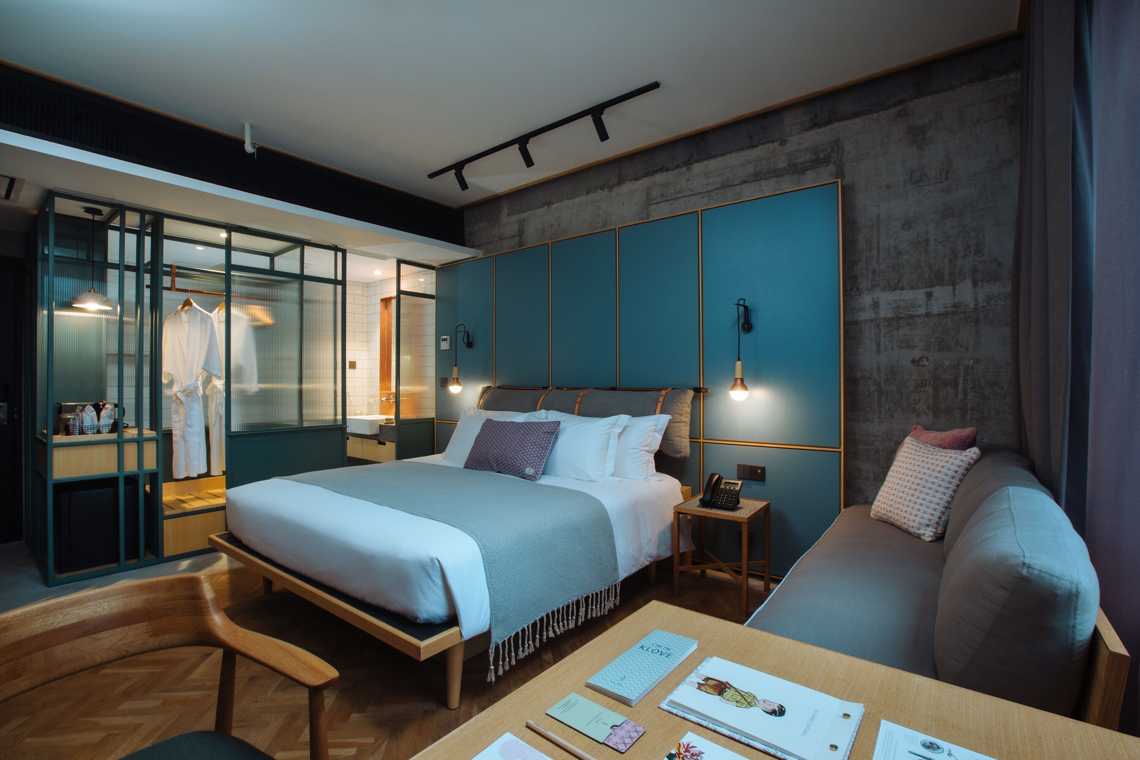 Courtyard Room