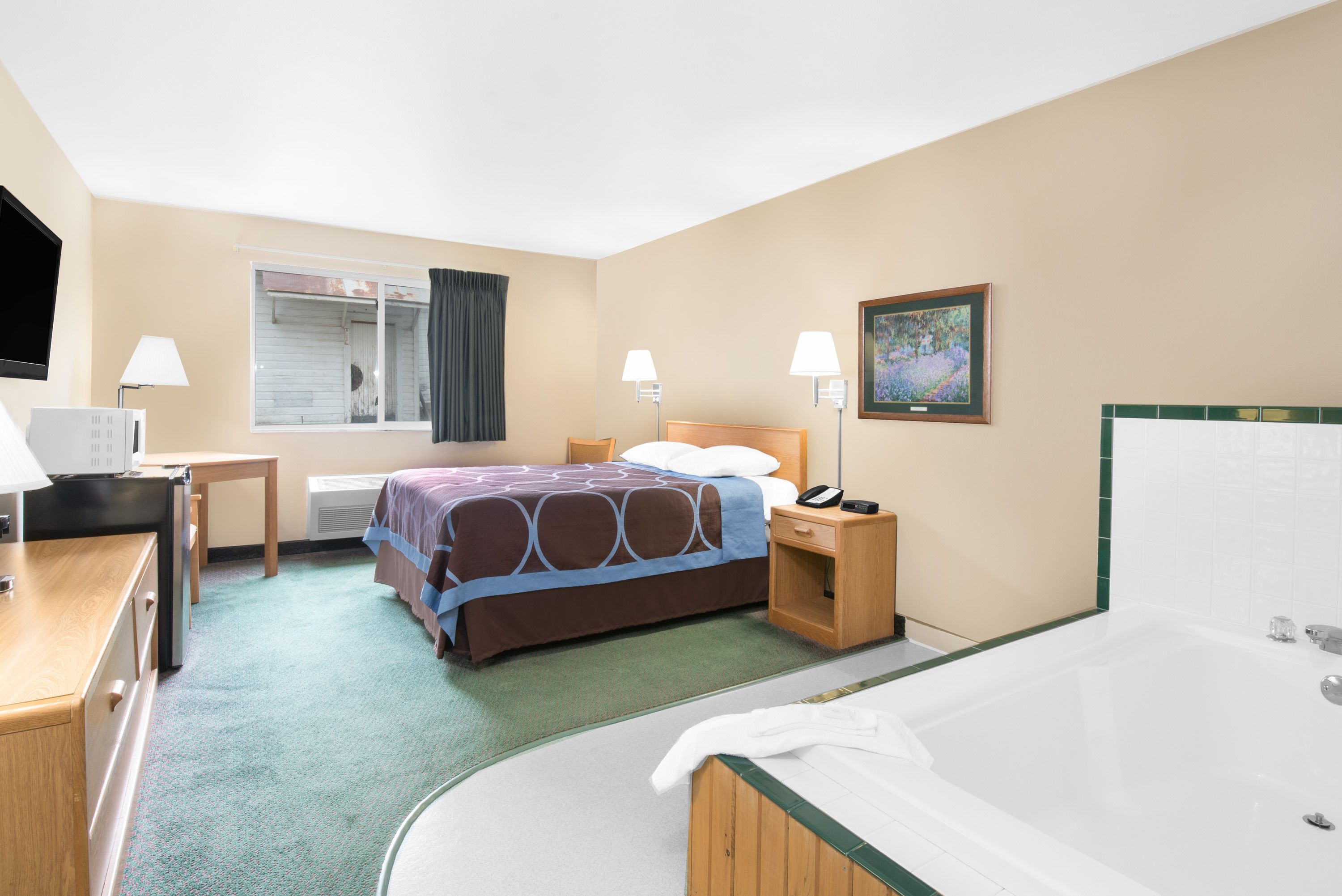 Suite, 1 Queen Bed, Jetted Tub