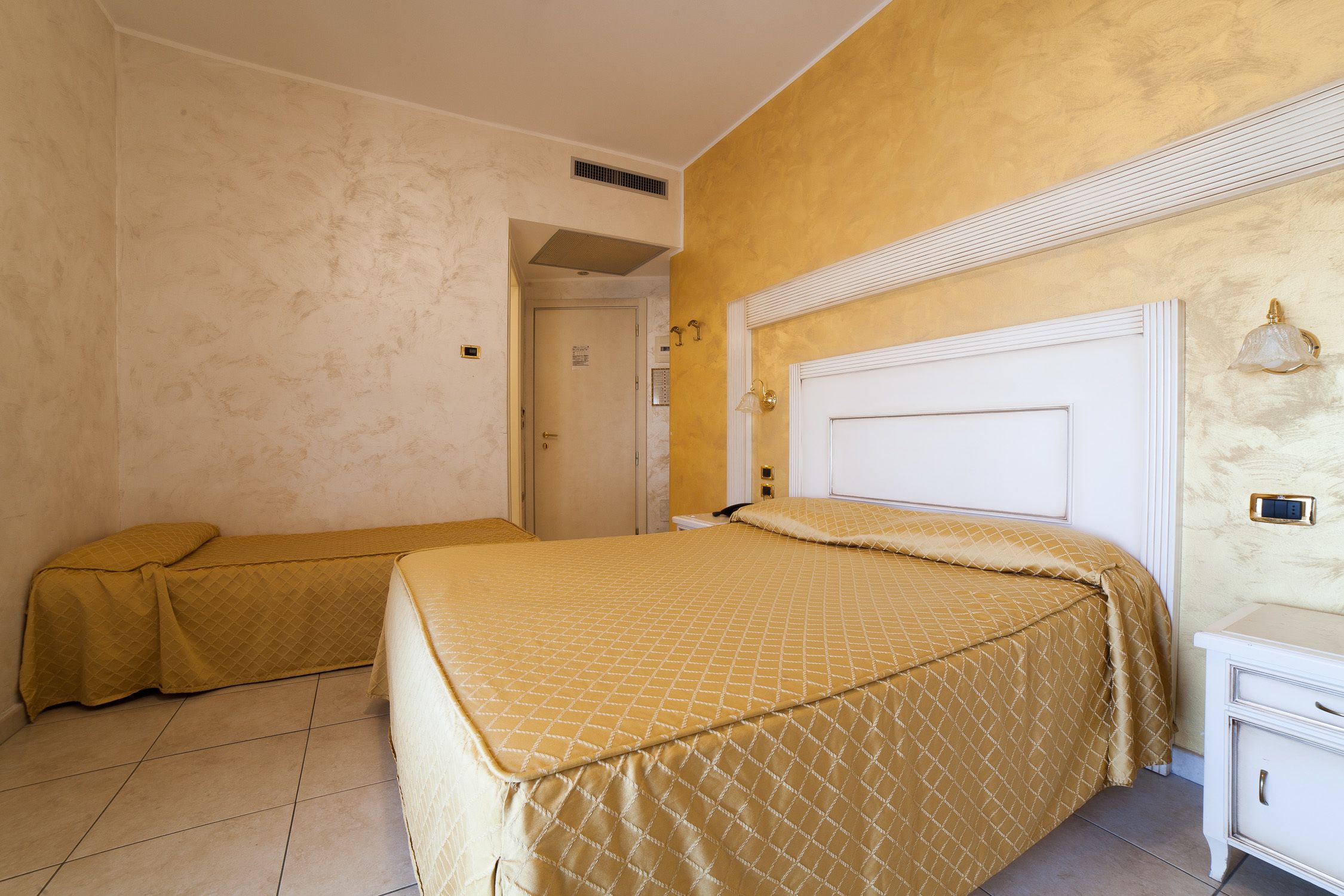 Triple Room, Partial Sea View