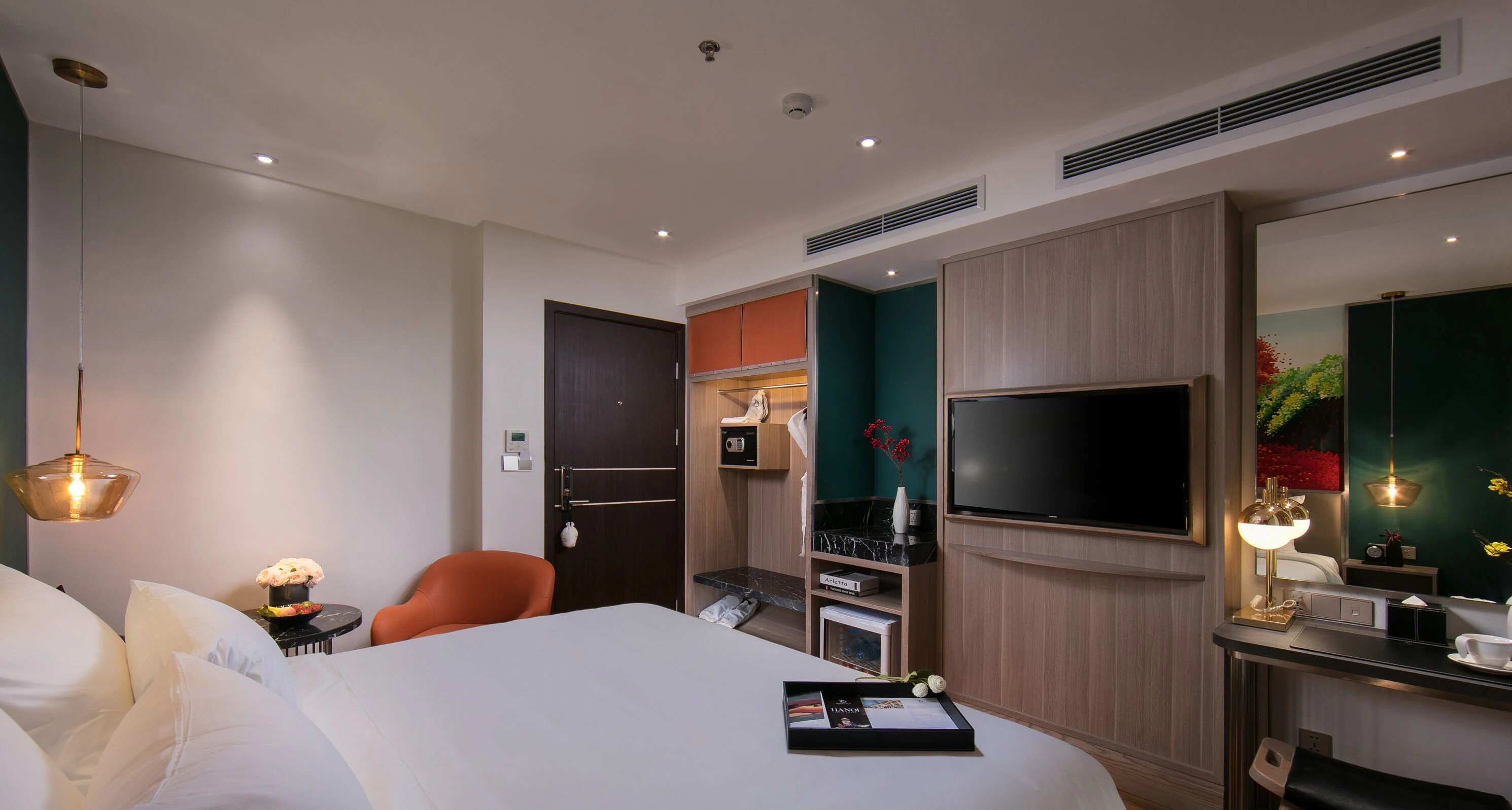 Superior Room With Internal Window