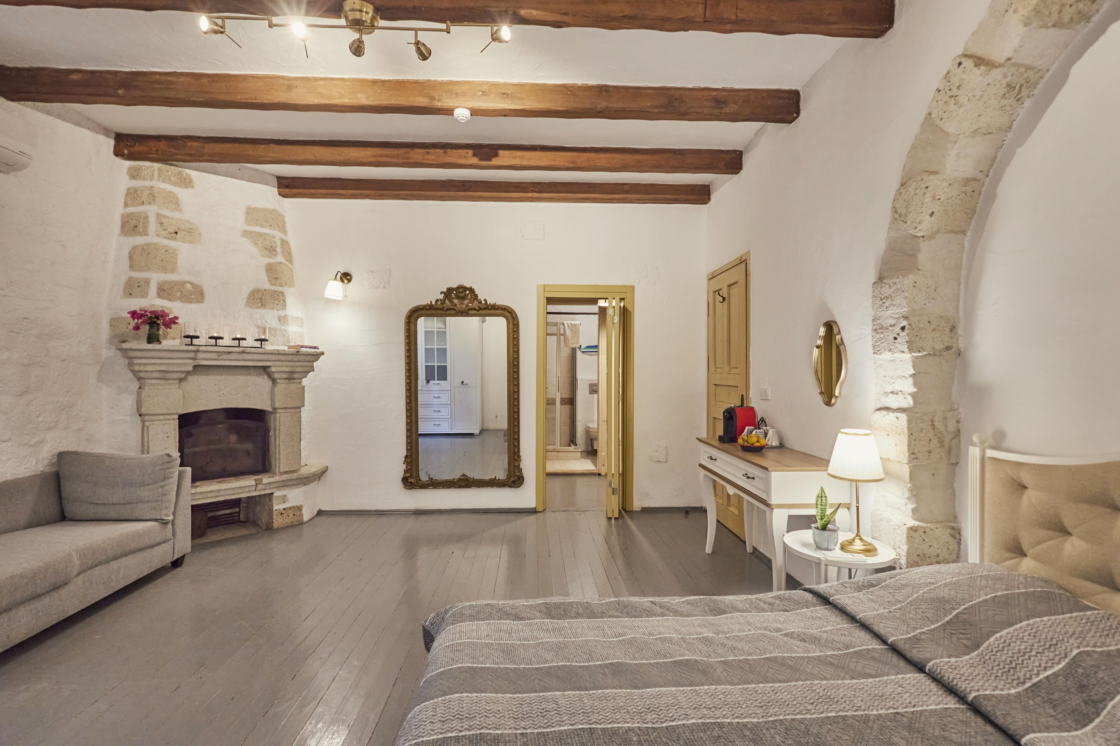 Quadruple Room, Connecting Rooms