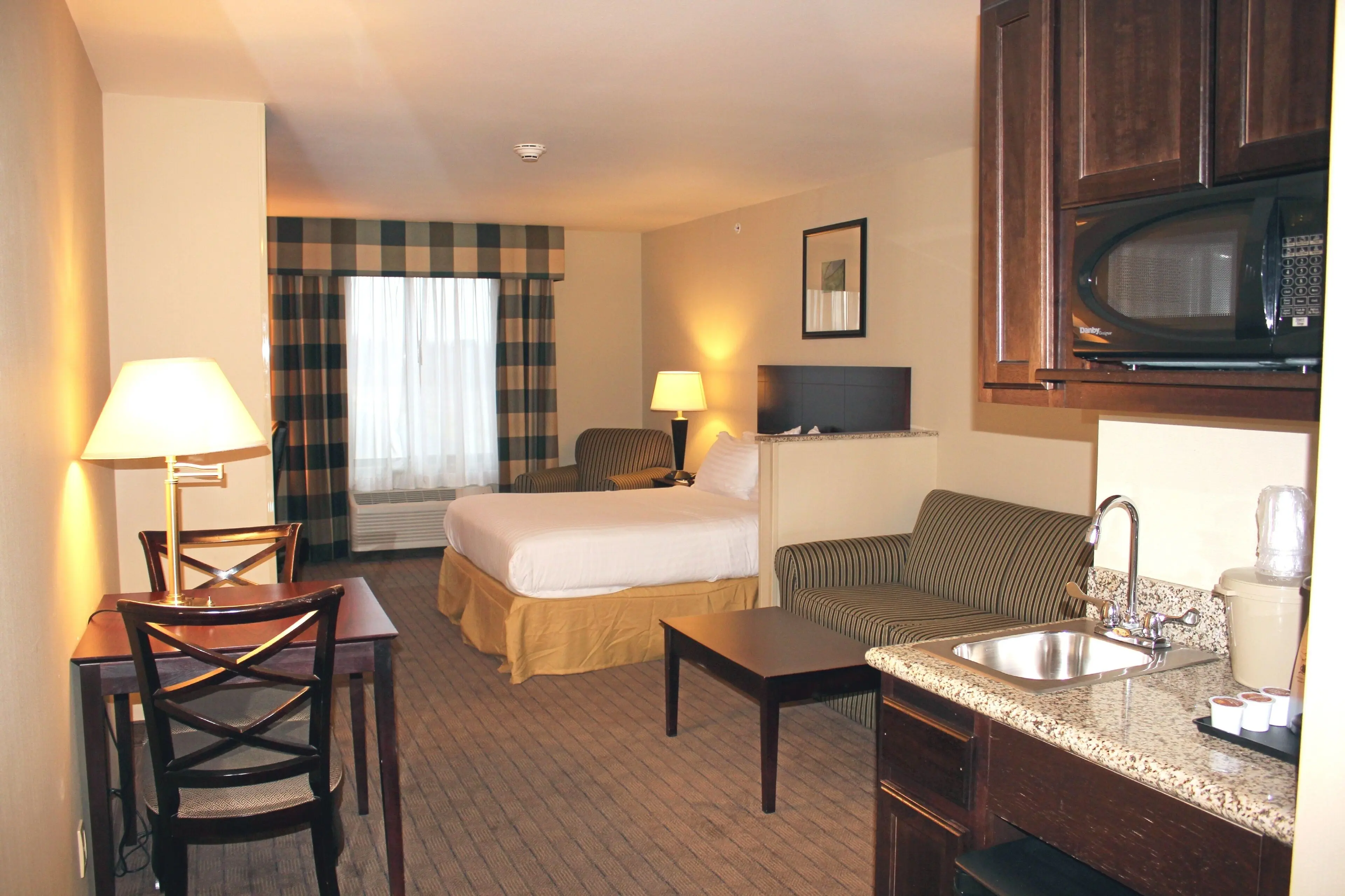 Suite, 1 Queen Bed Suite, 1 Queen Bed