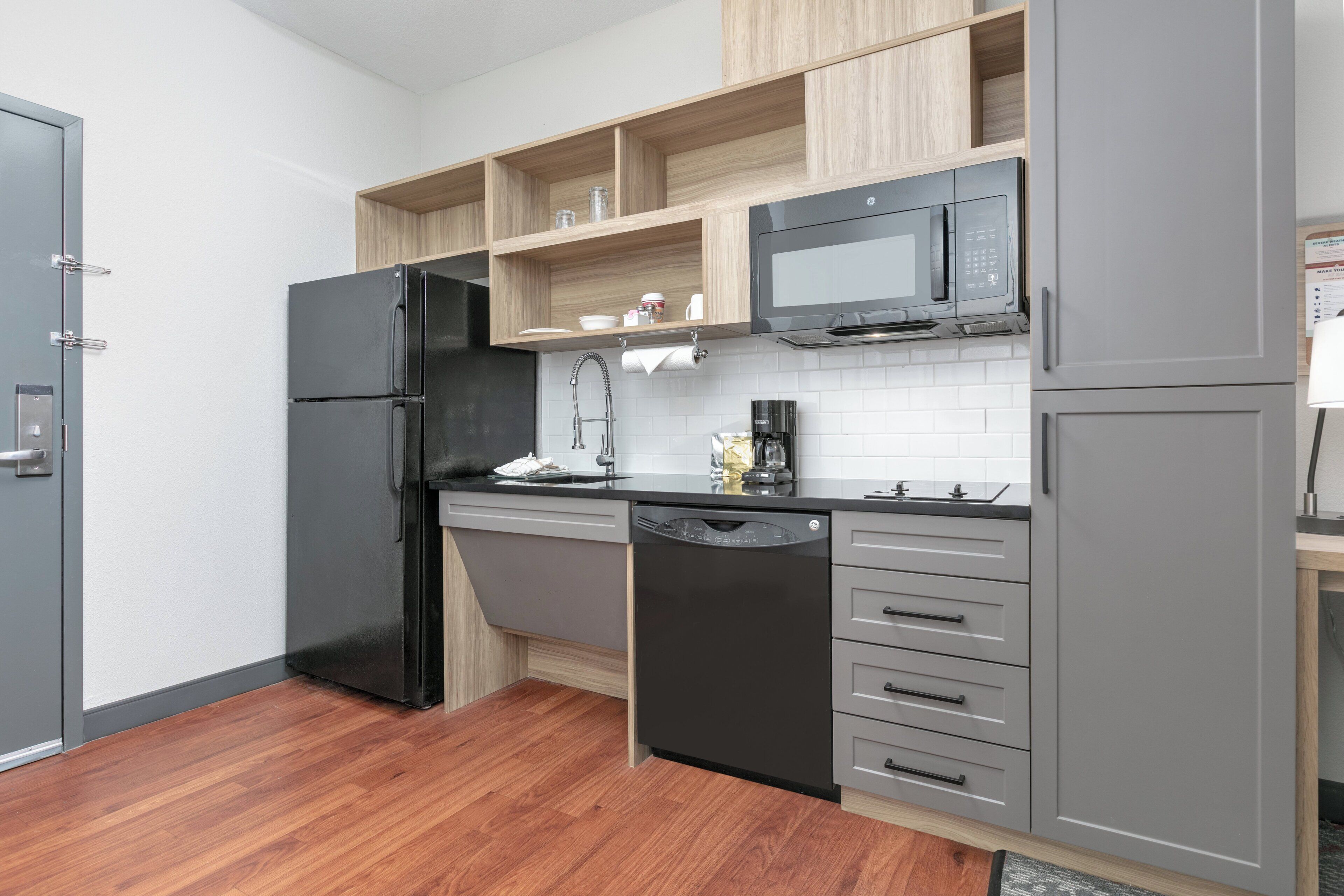 Studio Suite, 1 King Bed, Transfer Shower (Mobility, Transfer Shower)