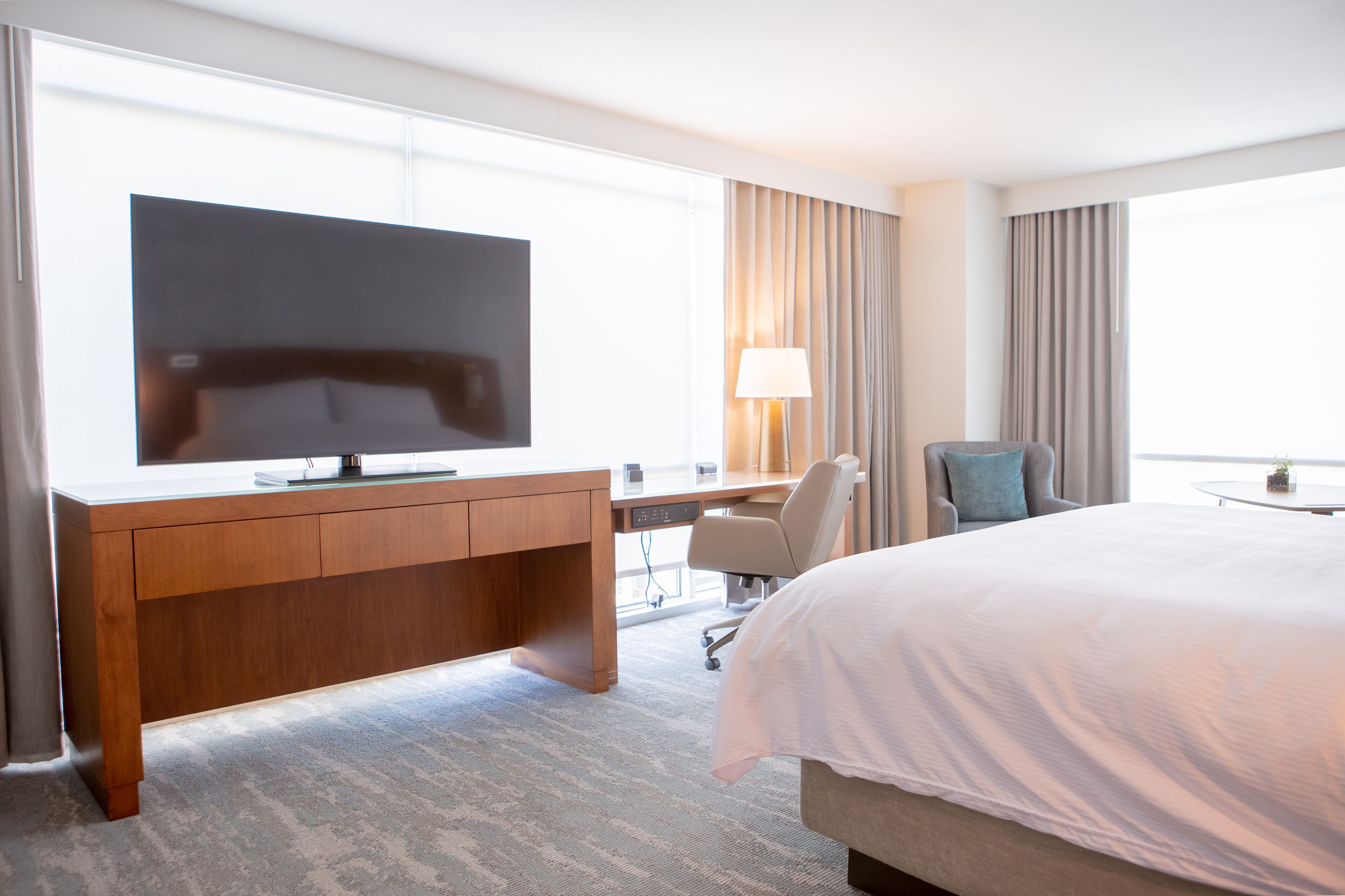 Traditional Room, 1 King Bed (Hearing Accessible)