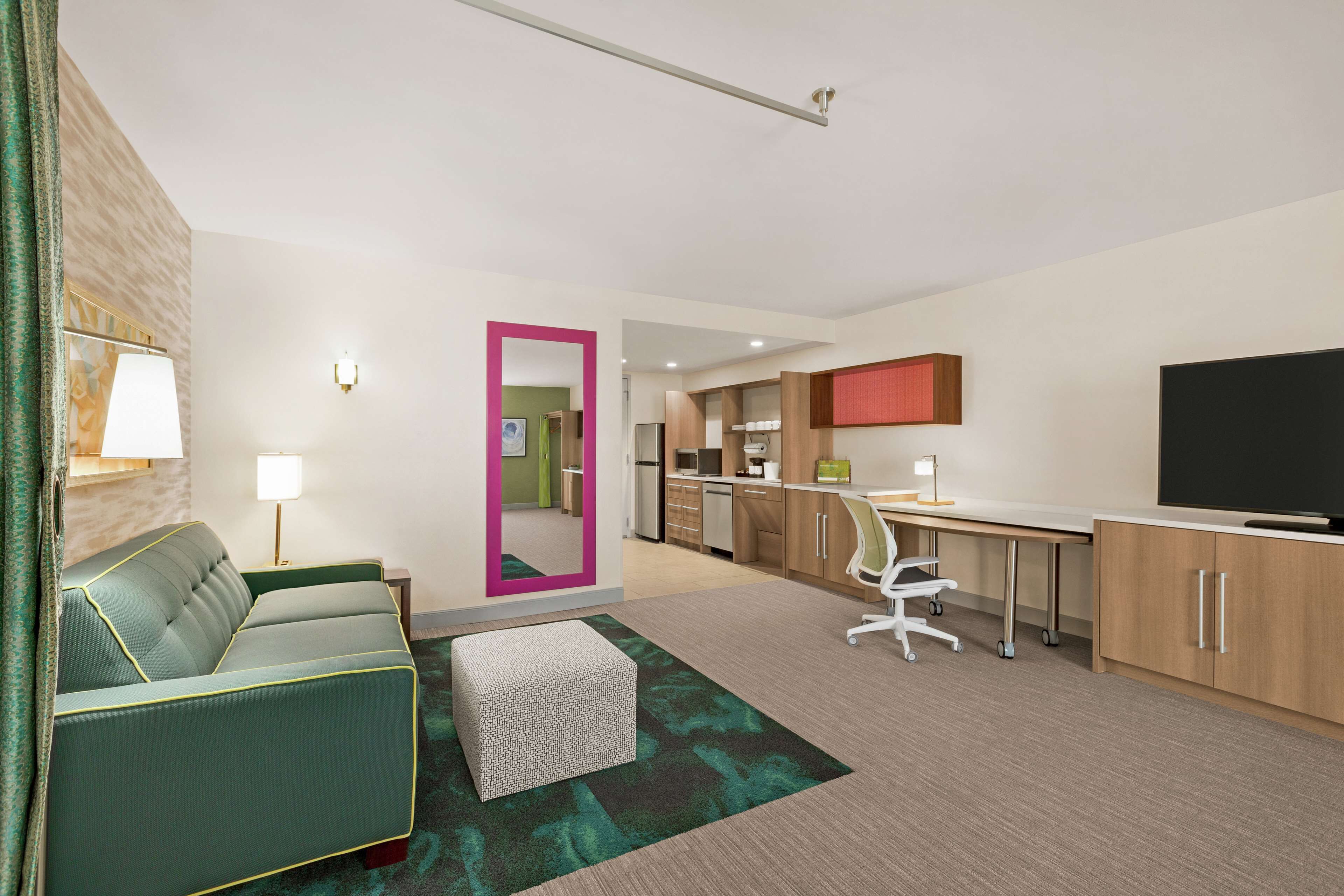 Studio, 1 King Bed, Accessible, Bathtub