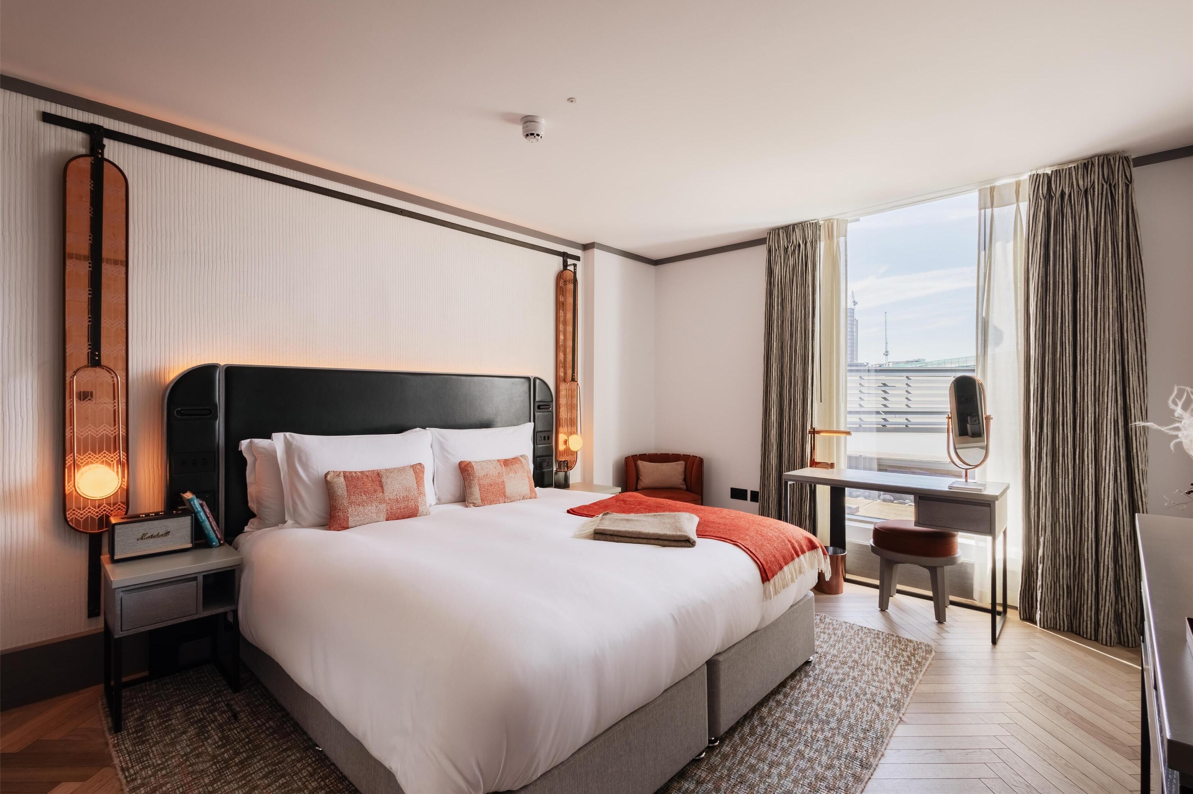 Deluxe Room, 1 King Bed