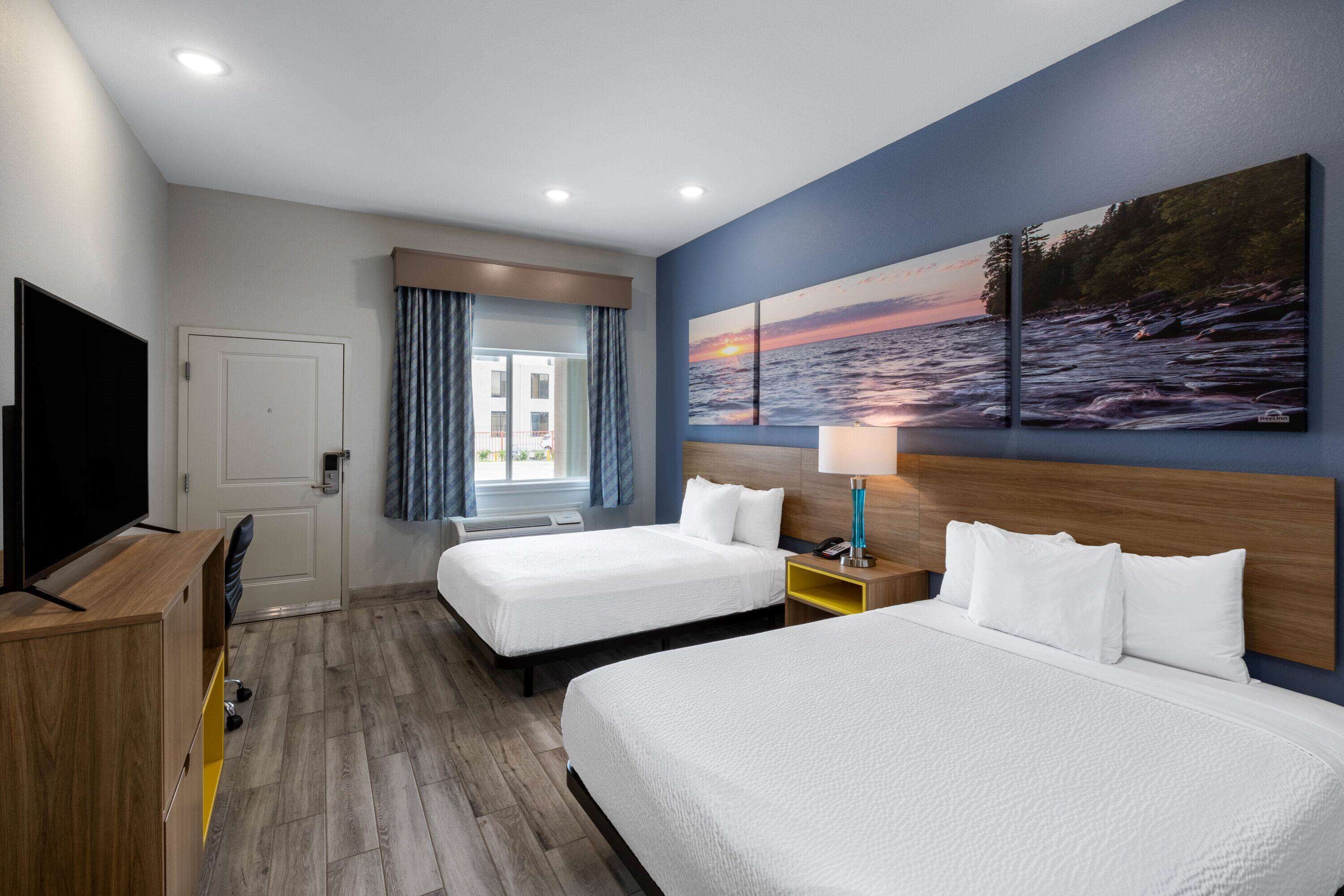 Room, 2 Queen Beds, Accessible, Non Smoking (Mobility,Hearing,Tub w/Grab Bars)