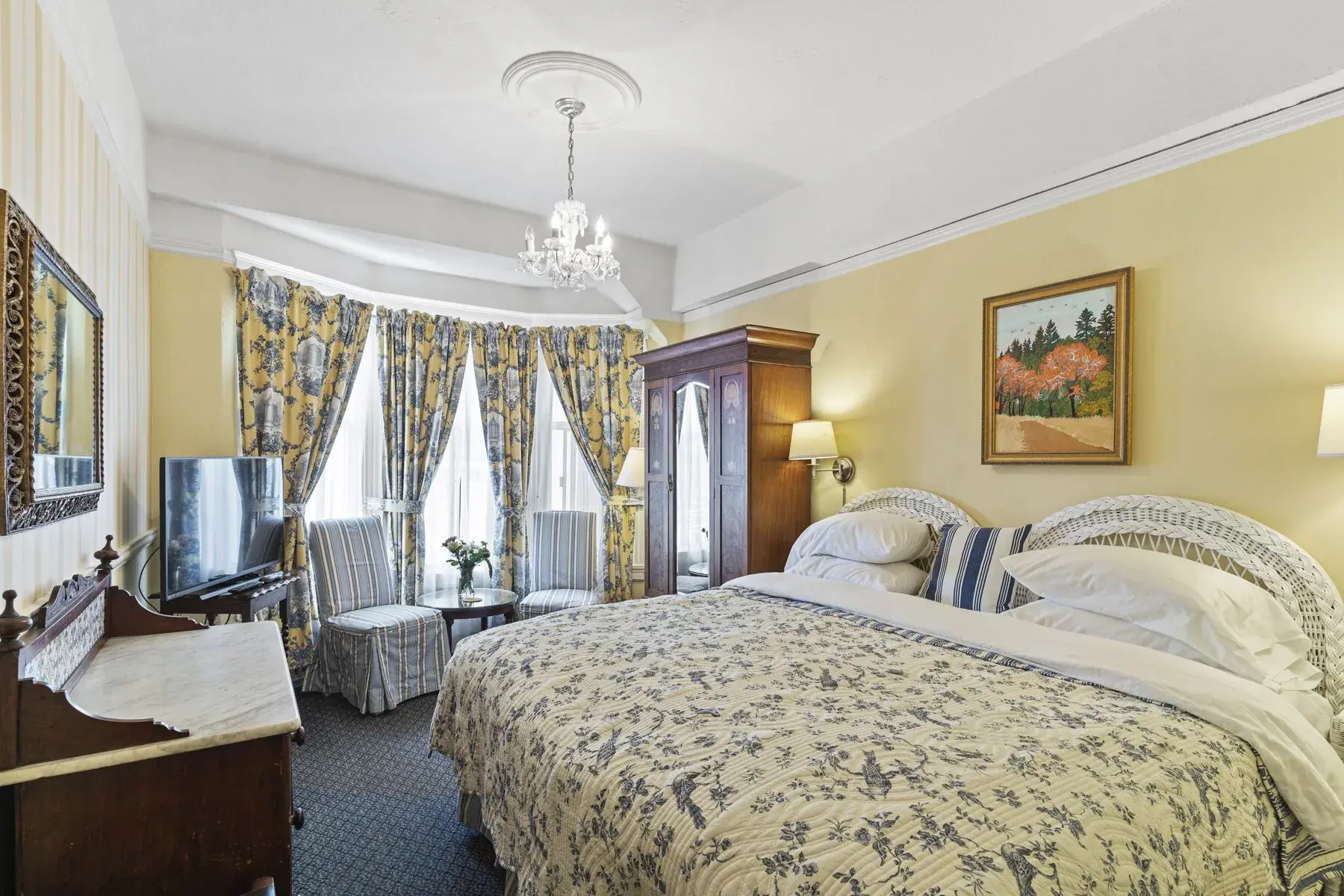 Room, 1 King Bed, Private Bathroom Room, 1 King Bed, Private Bathroom