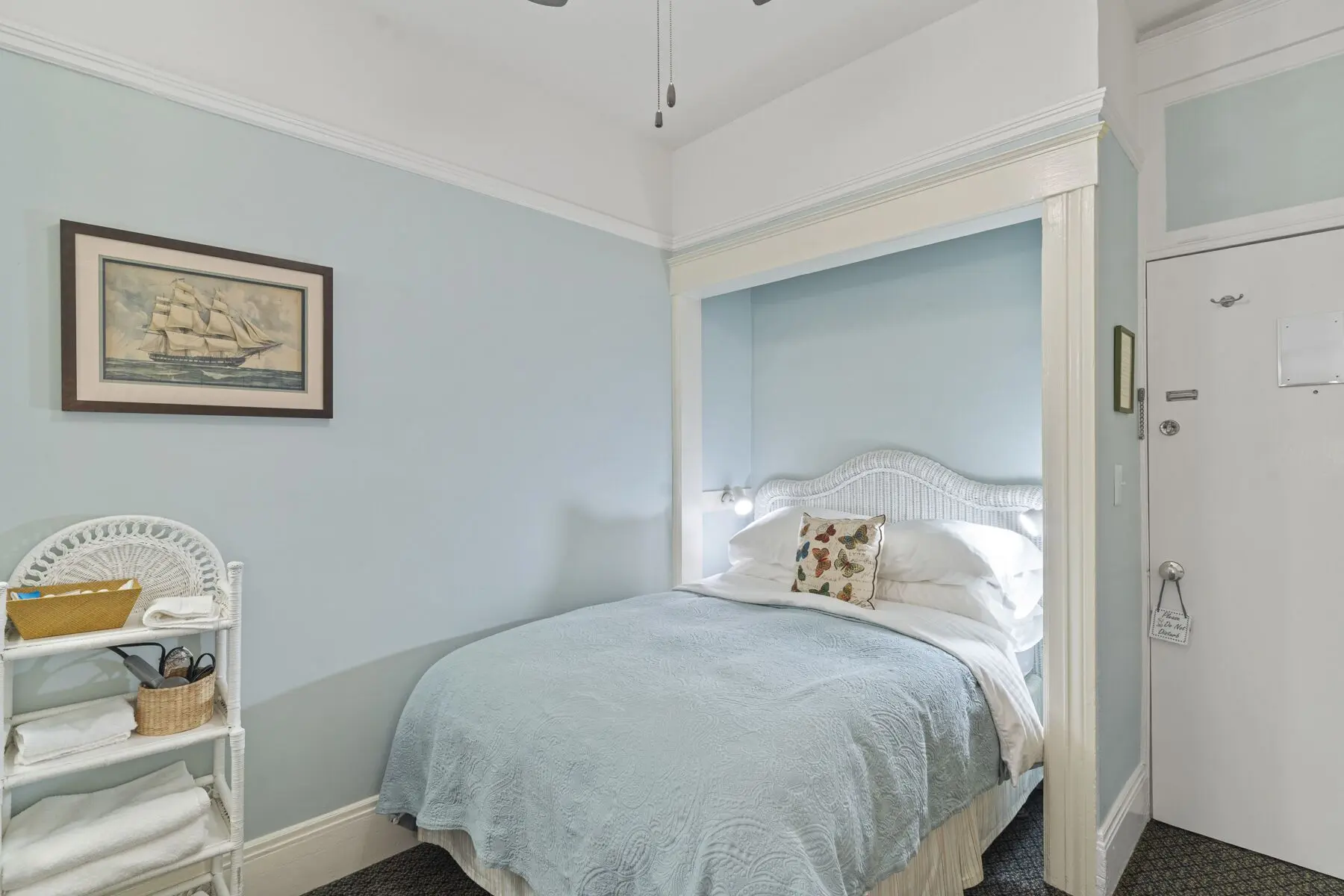 Room, 1 Double Bed (with Sink, Shared Bathroom) Room, 1 Double Bed (with Sink, Shared Bathroom)