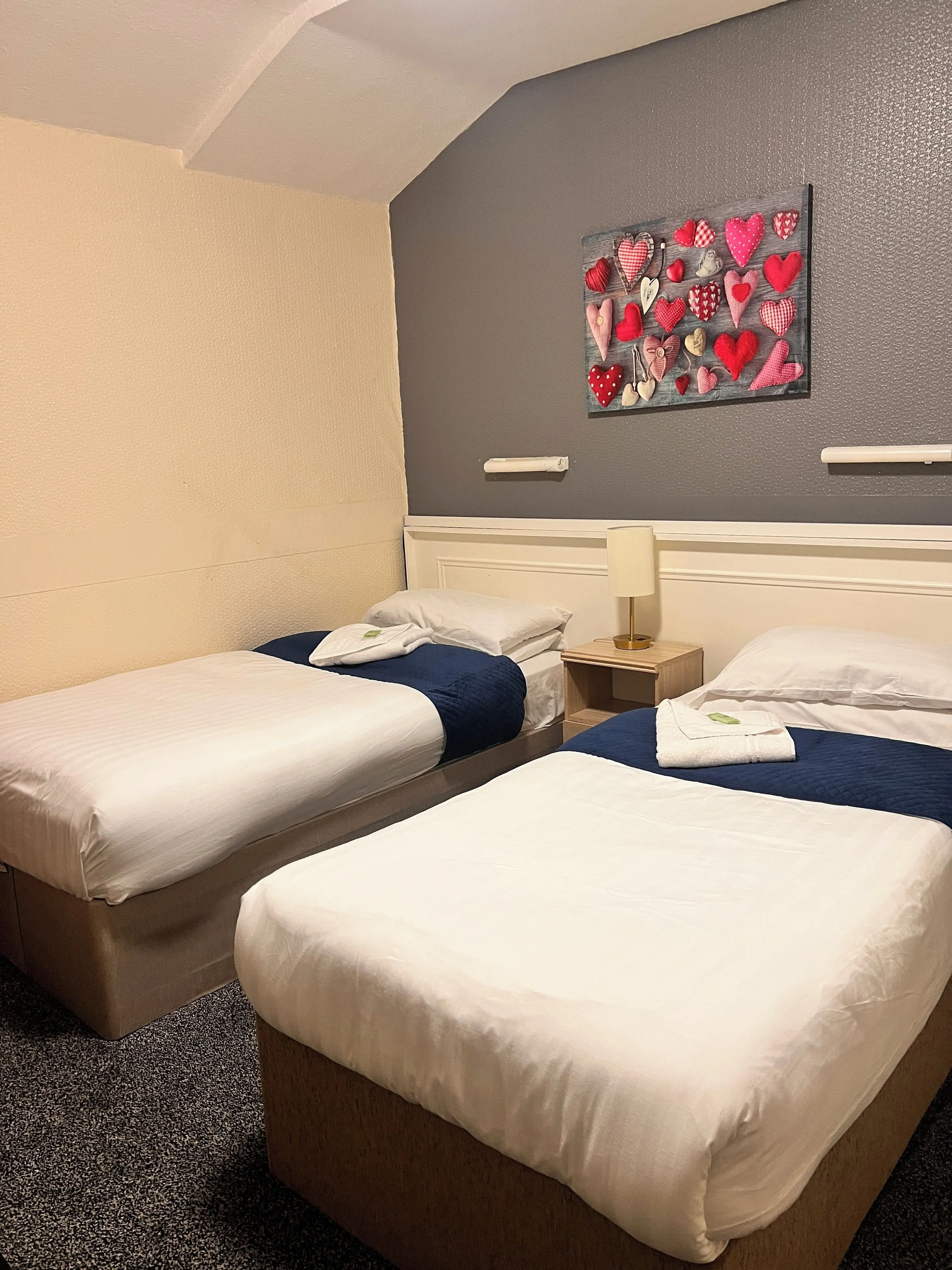 Twin Room Twin Room